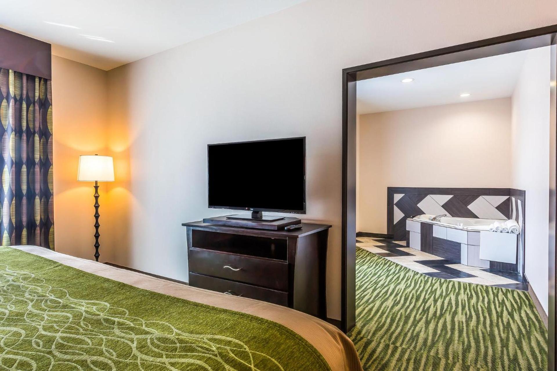 Comfort Inn & Suites Moore - Oklahoma City photo 40