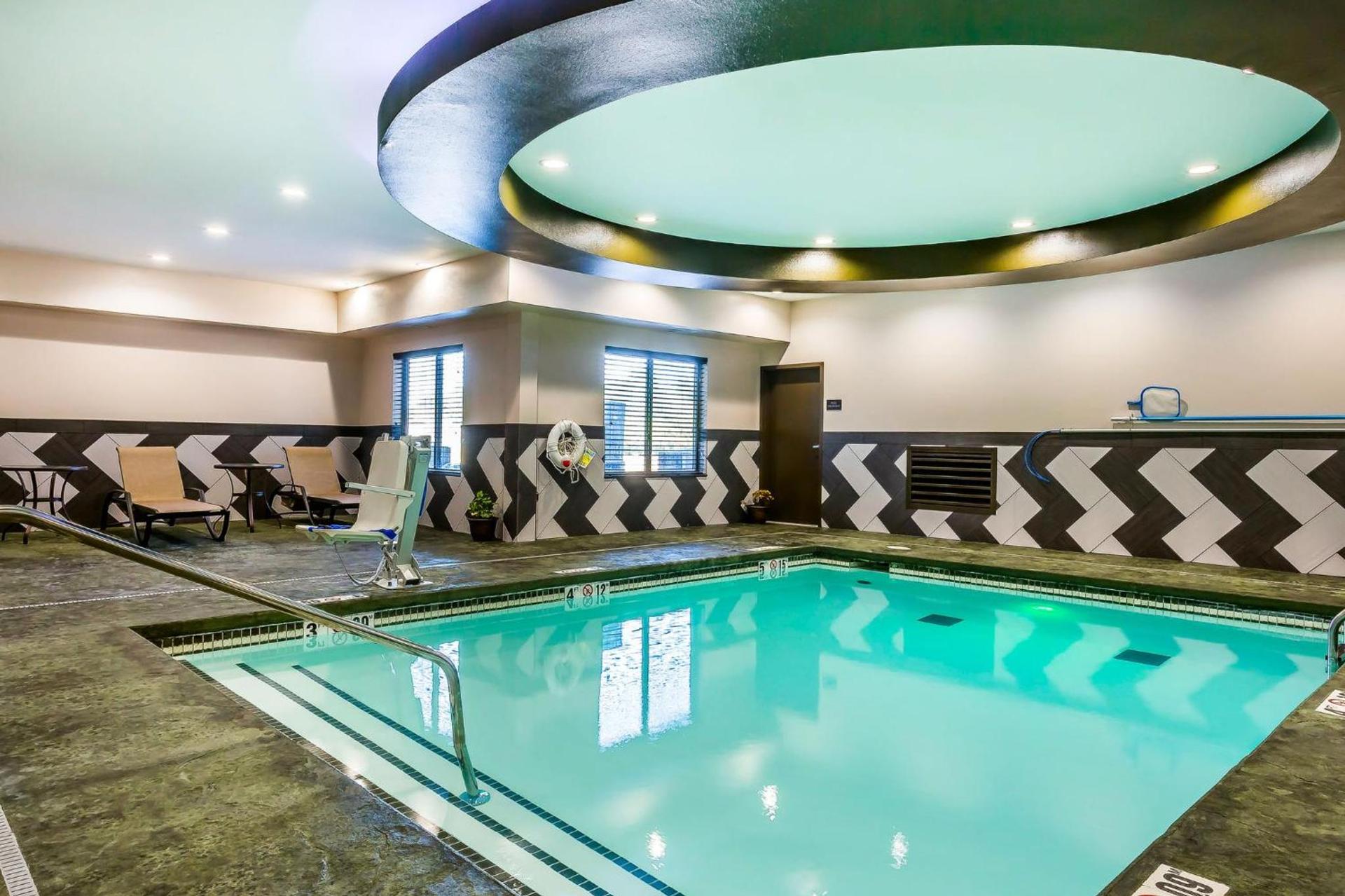 Comfort Inn & Suites Moore - Oklahoma City photo 44