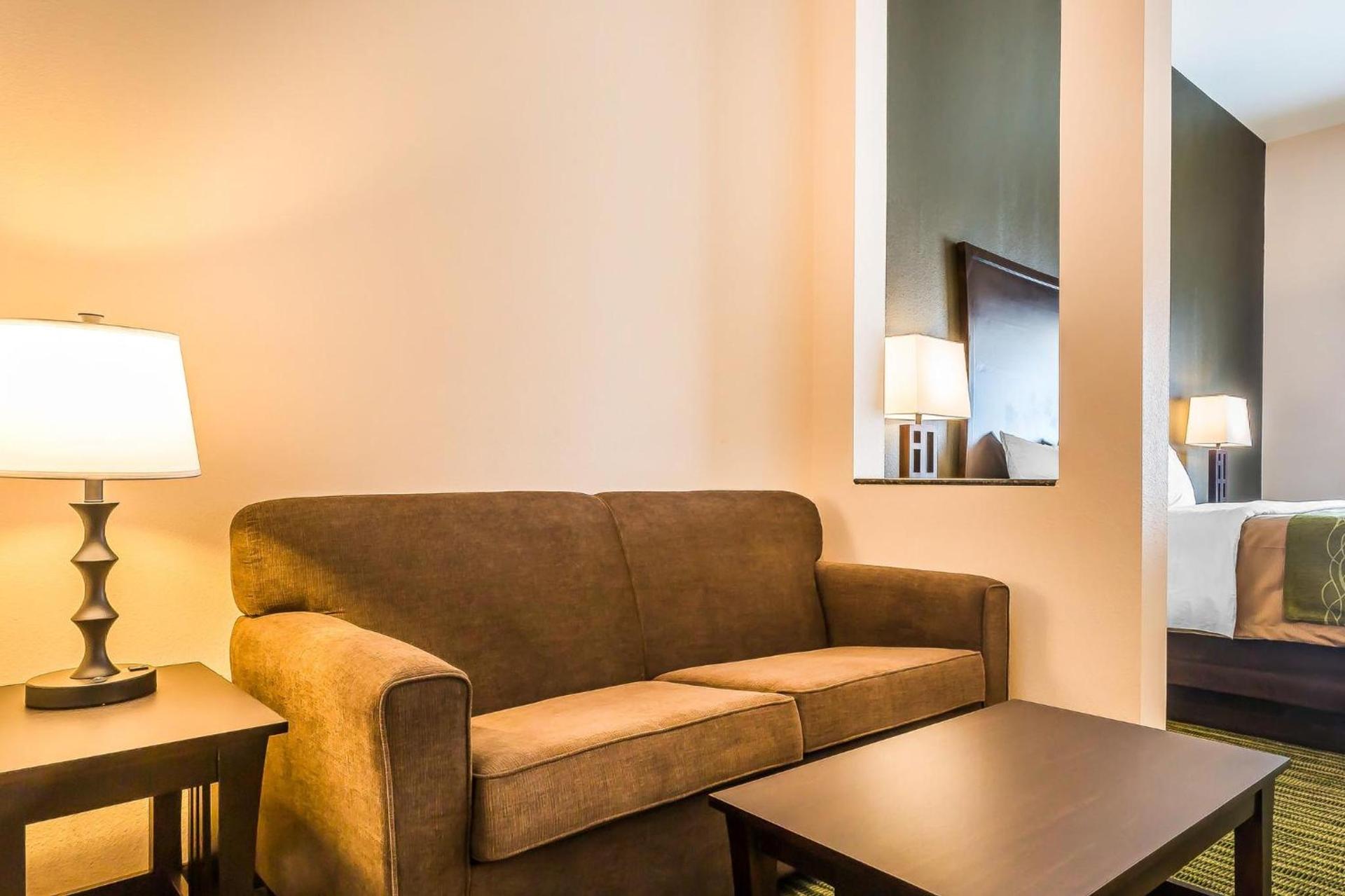 Comfort Inn & Suites Moore - Oklahoma City photo 46