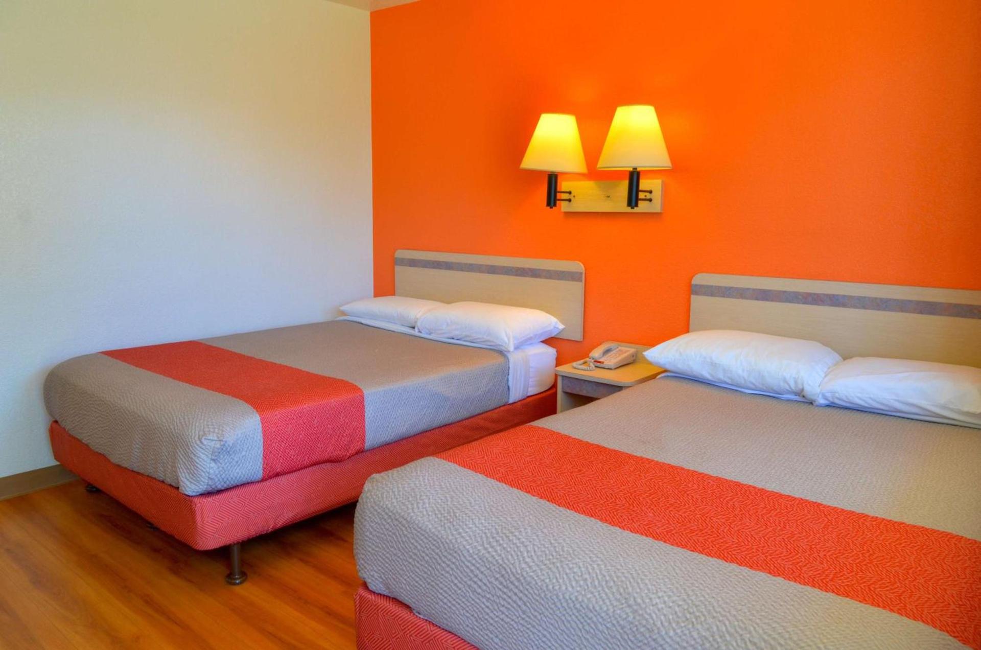 Motel 6 - Santa Nella, on i-5 photo 61