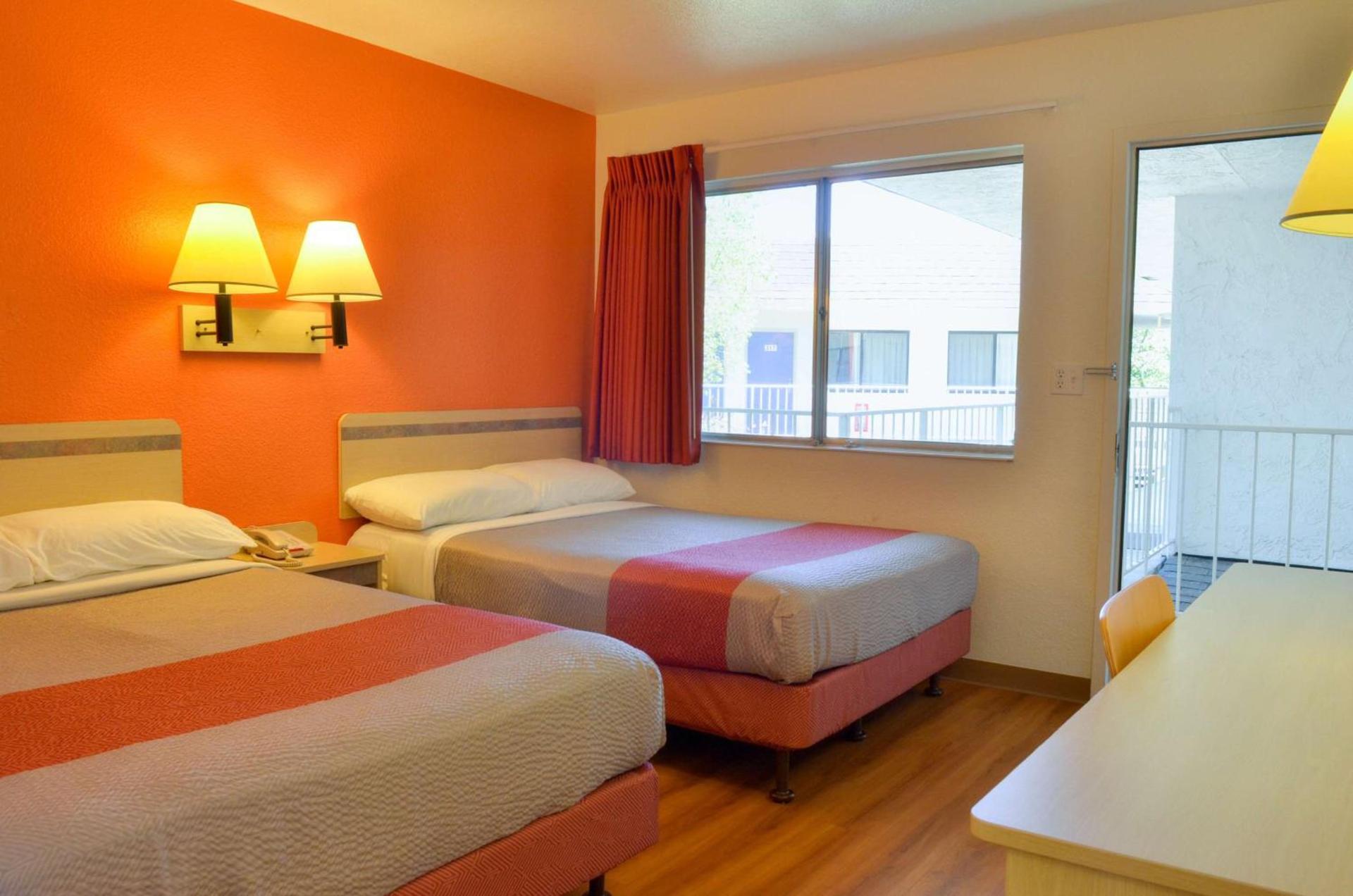 Motel 6 - Santa Nella, on i-5 photo 58