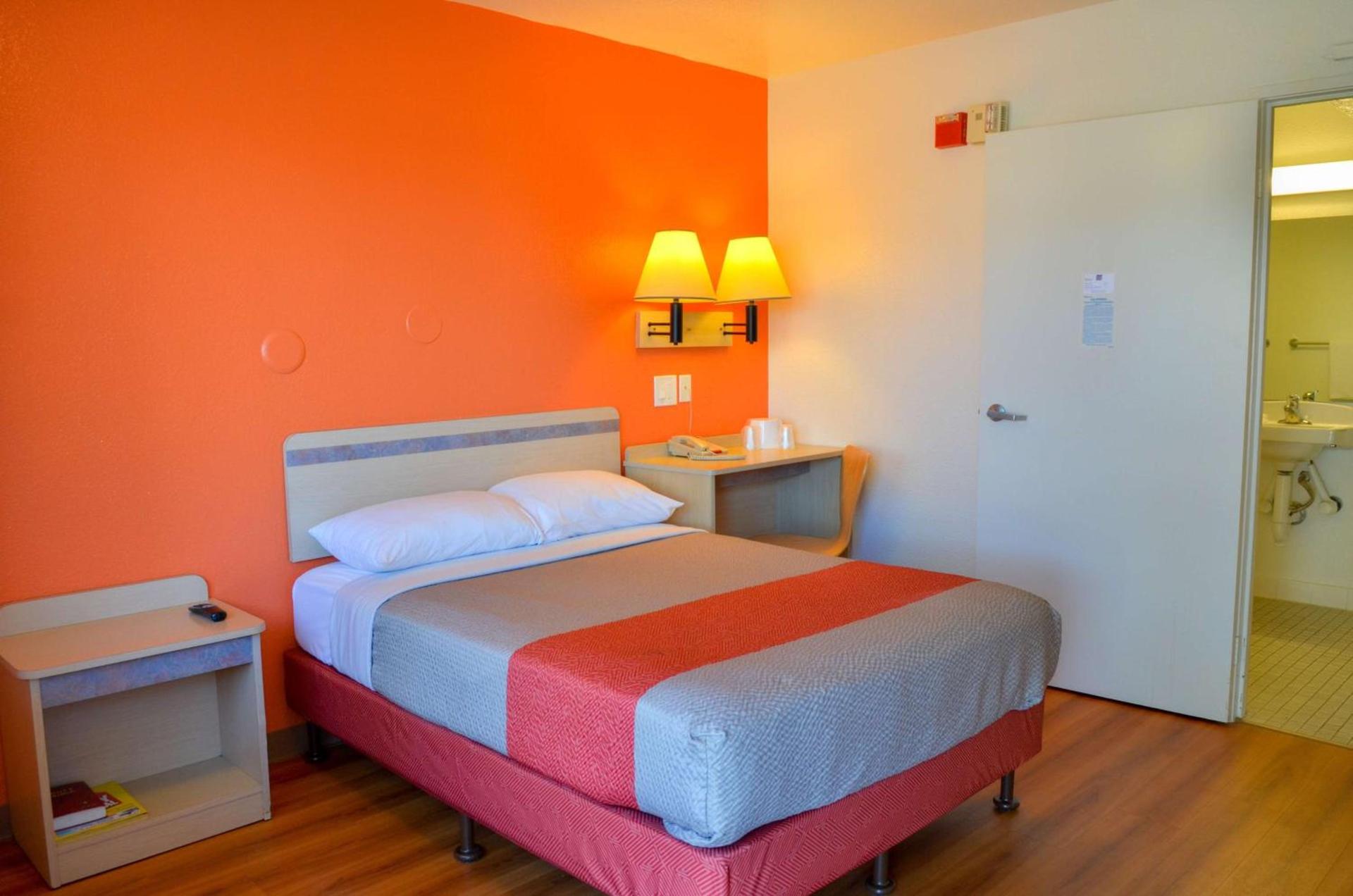 Motel 6 - Santa Nella, on i-5 photo 57