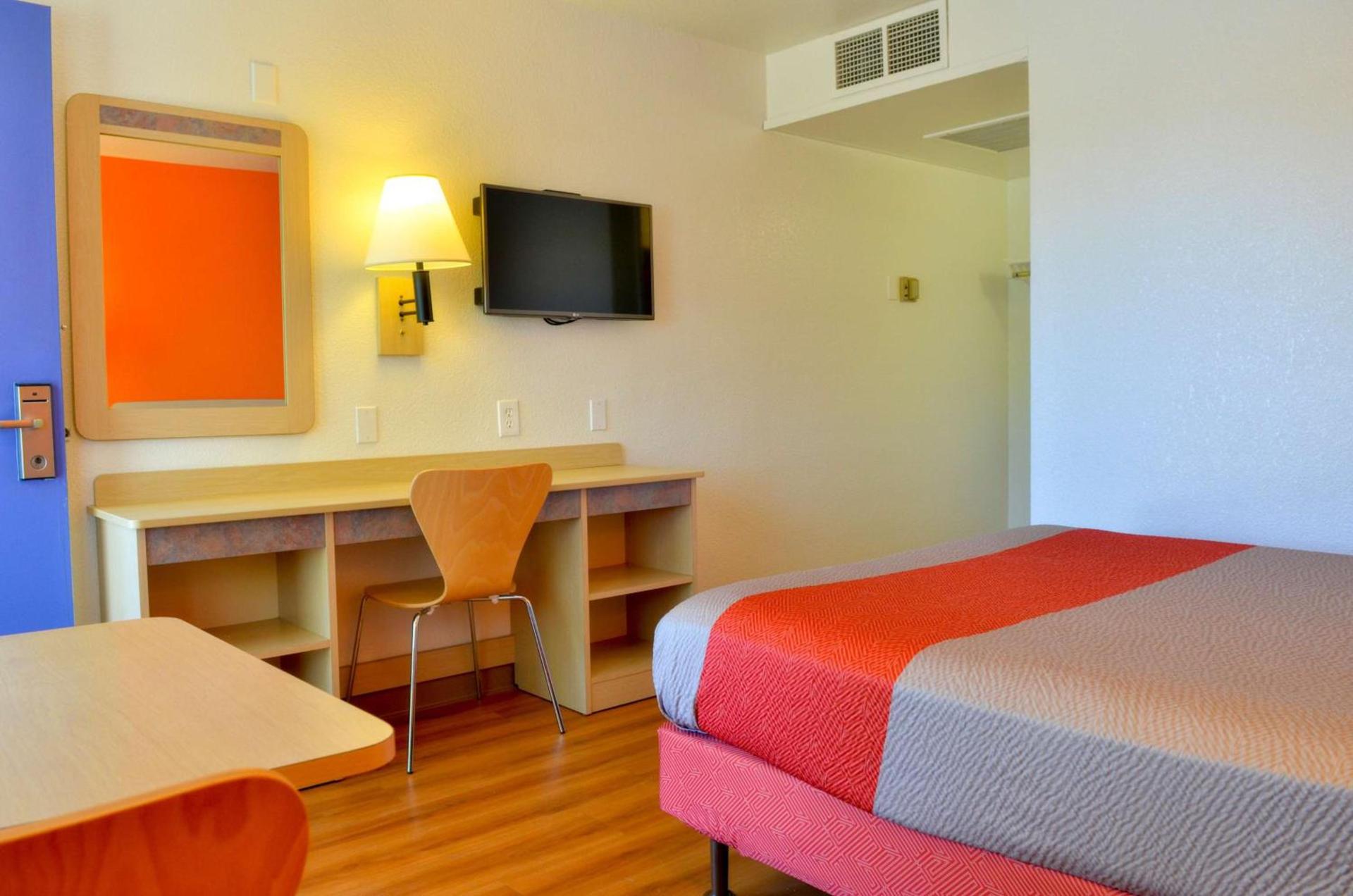 Motel 6 - Santa Nella, on i-5 photo 54