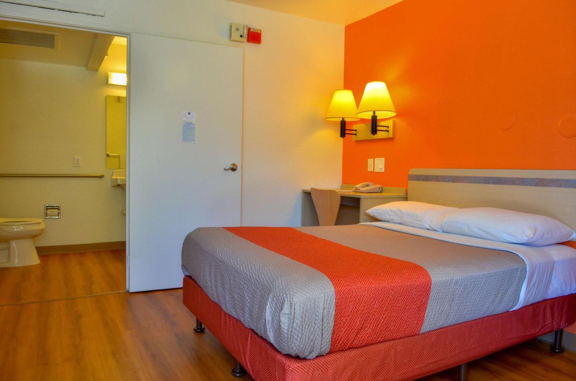 Motel 6 - Santa Nella, on i-5 photo 50