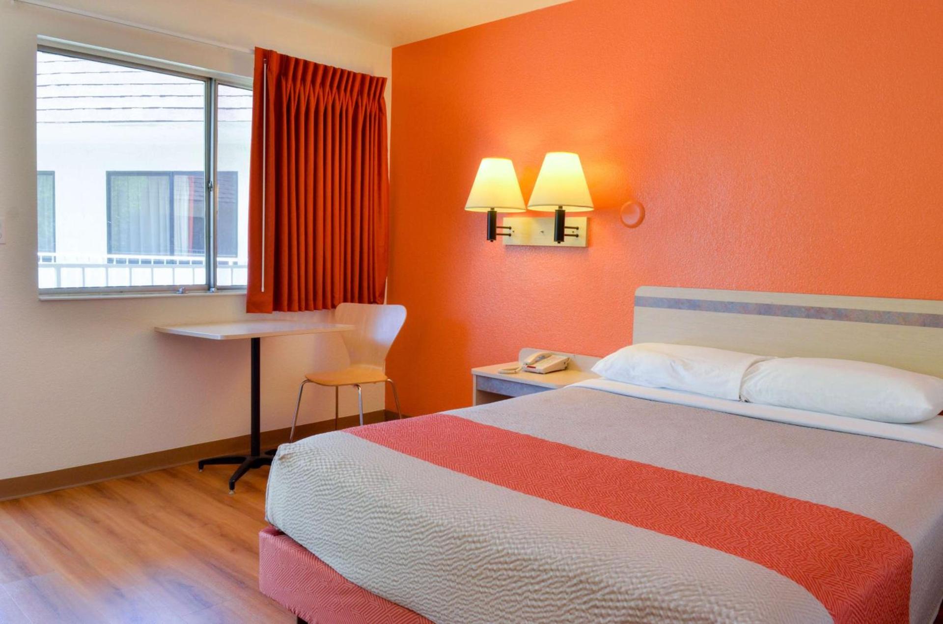 Motel 6 - Santa Nella, on i-5 photo 46