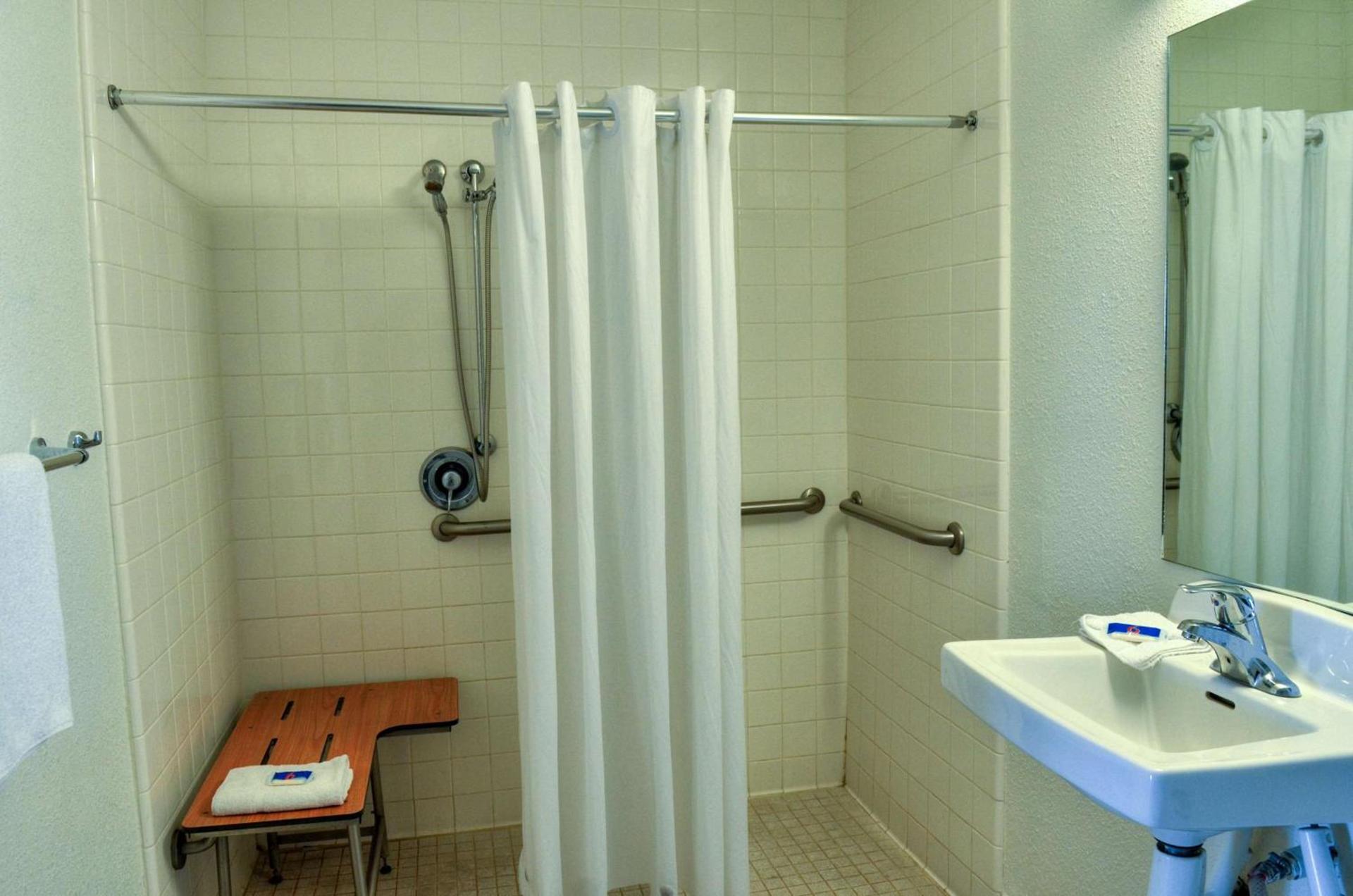 Motel 6 - Santa Nella, on i-5 photo 45