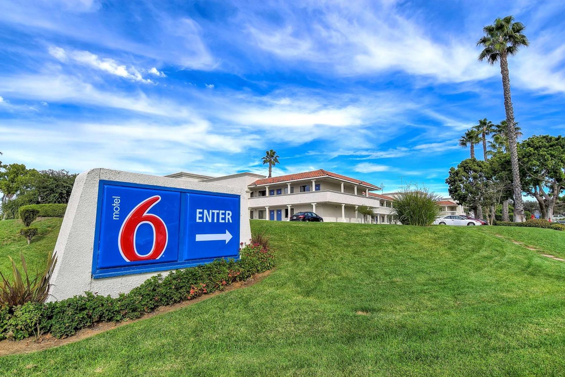Motel 6-Carlsbad, CA Beach photo 3