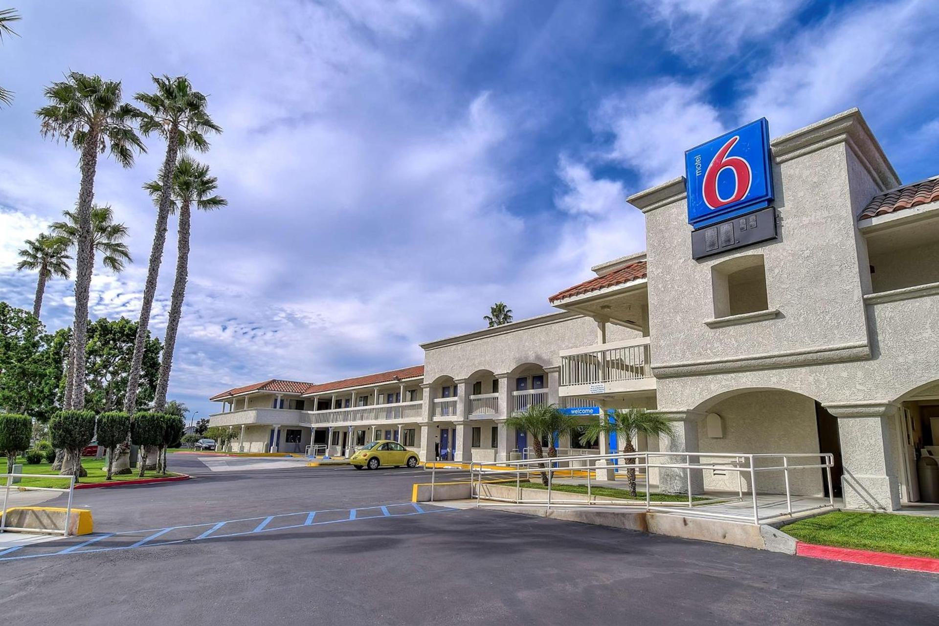 Motel 6-Carlsbad, CA Beach photo 4