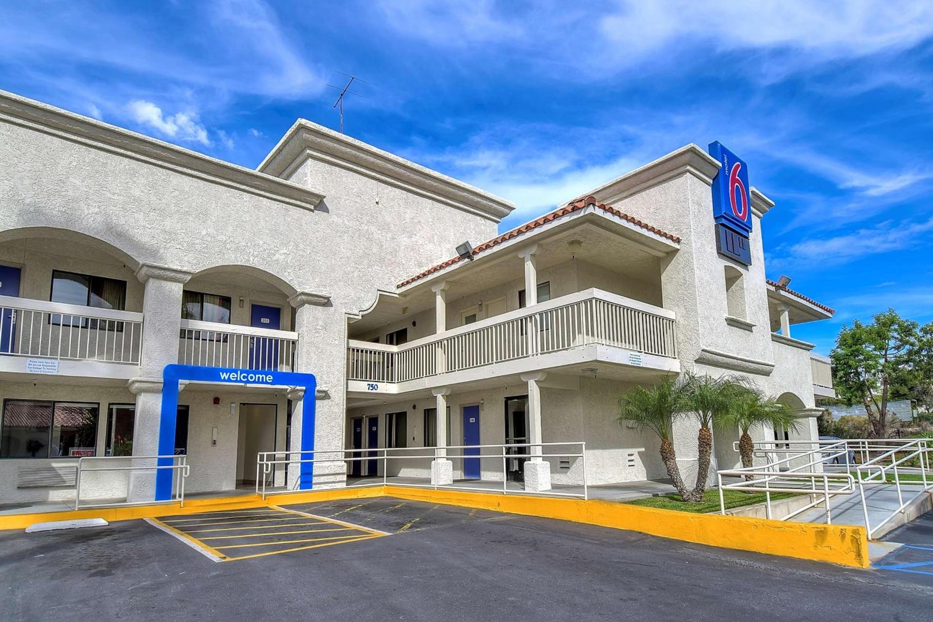 Motel 6-Carlsbad, CA Beach photo 7
