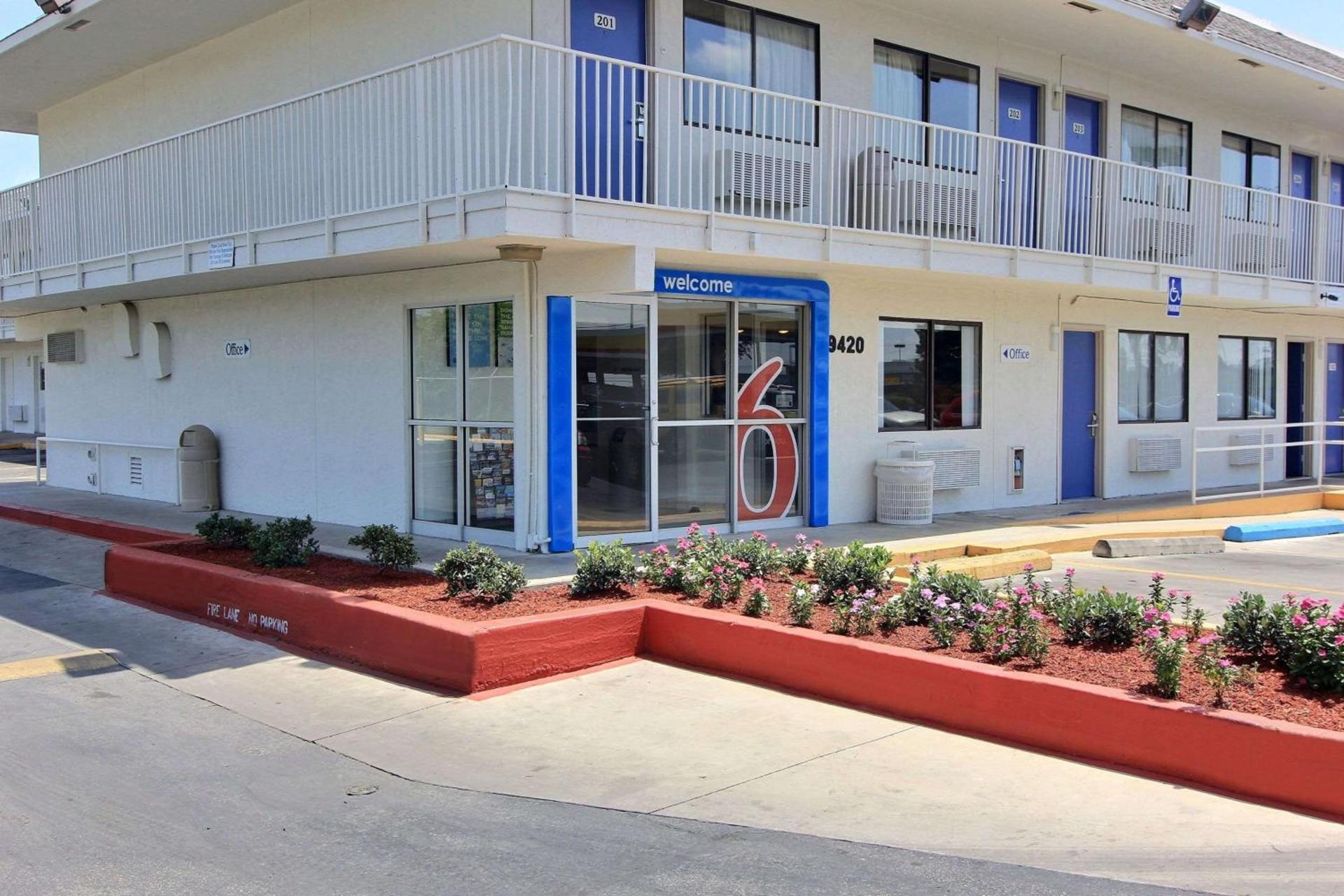 Motel 6-Austin, TX - North photo 35