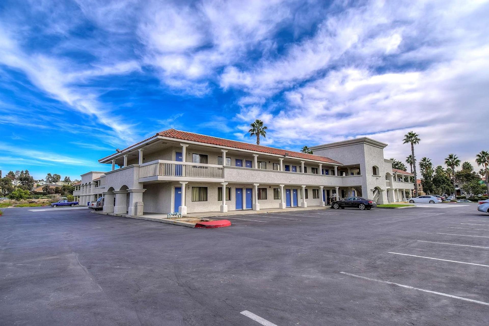 Motel 6-Carlsbad, CA Beach photo 5
