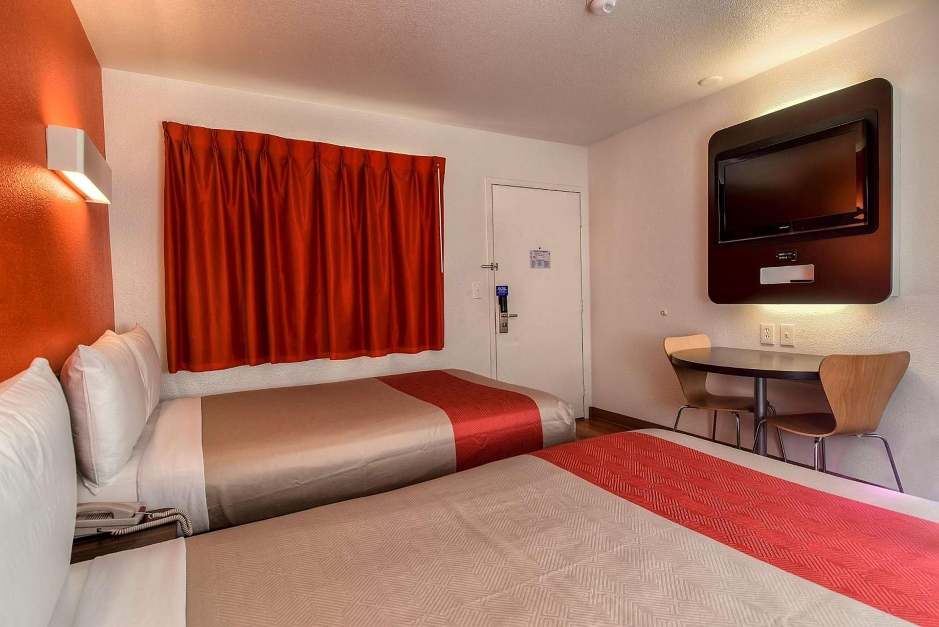 Motel 6-Carlsbad, CA Beach photo 50