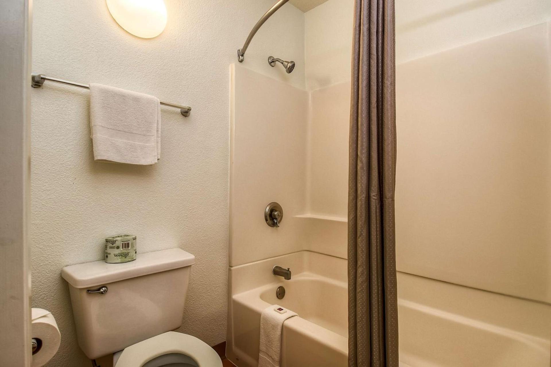Motel 6-Carlsbad, CA Beach photo 45