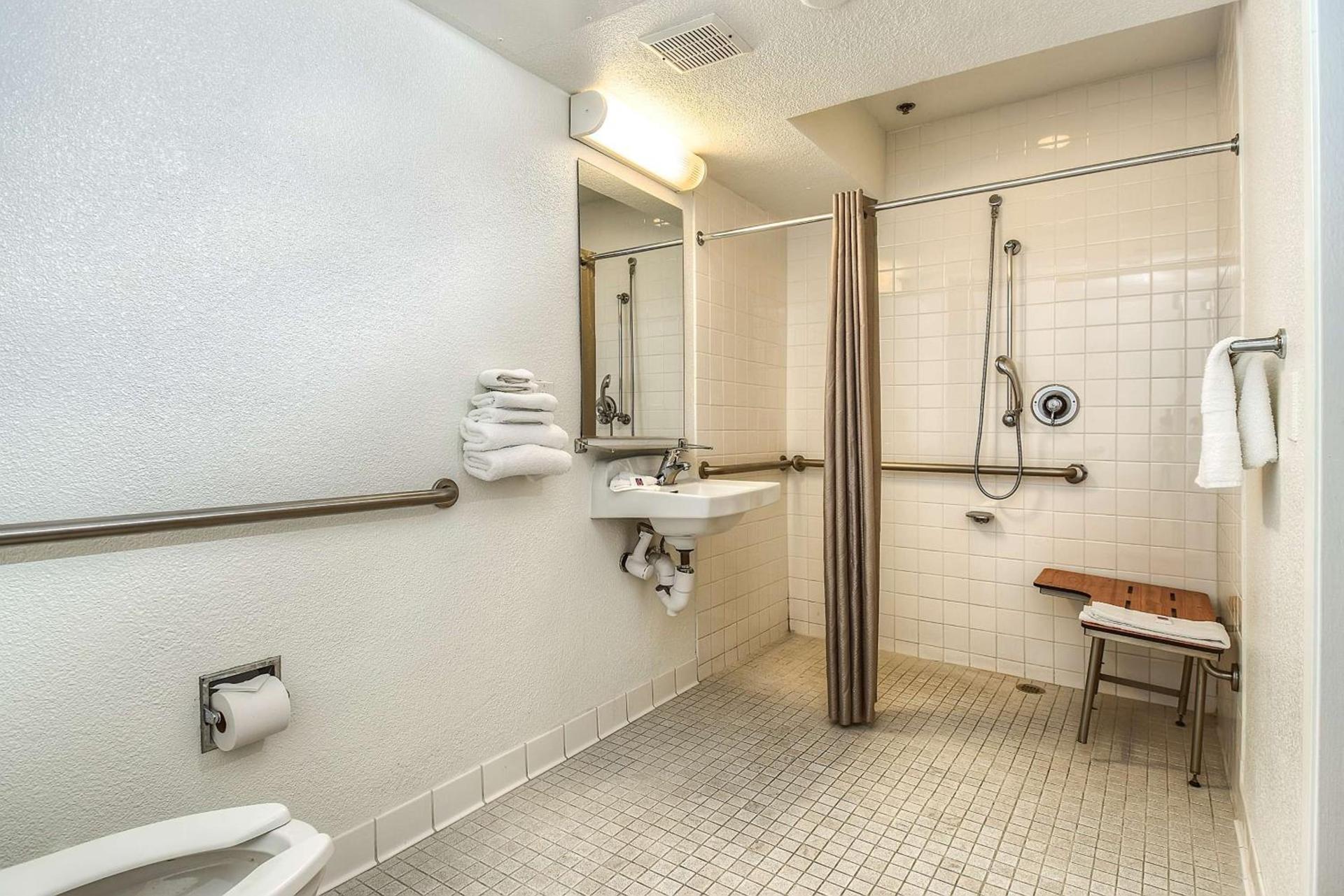 Motel 6-Carlsbad, CA Beach photo 43