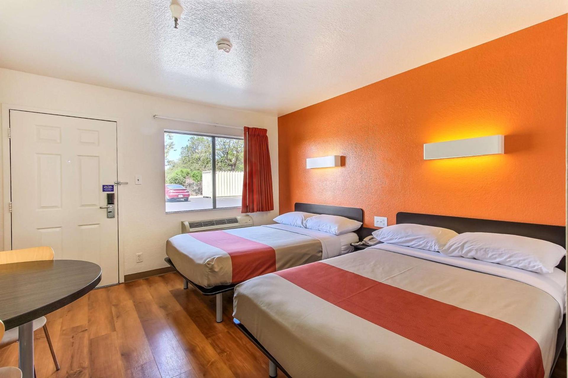 Hotel B5 -Watsonville photo 46