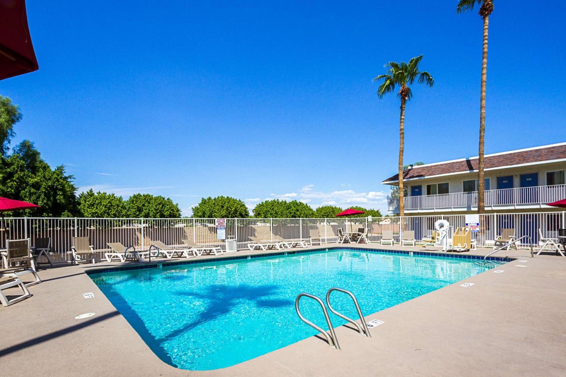 Motel 6 Mesa North photo 14