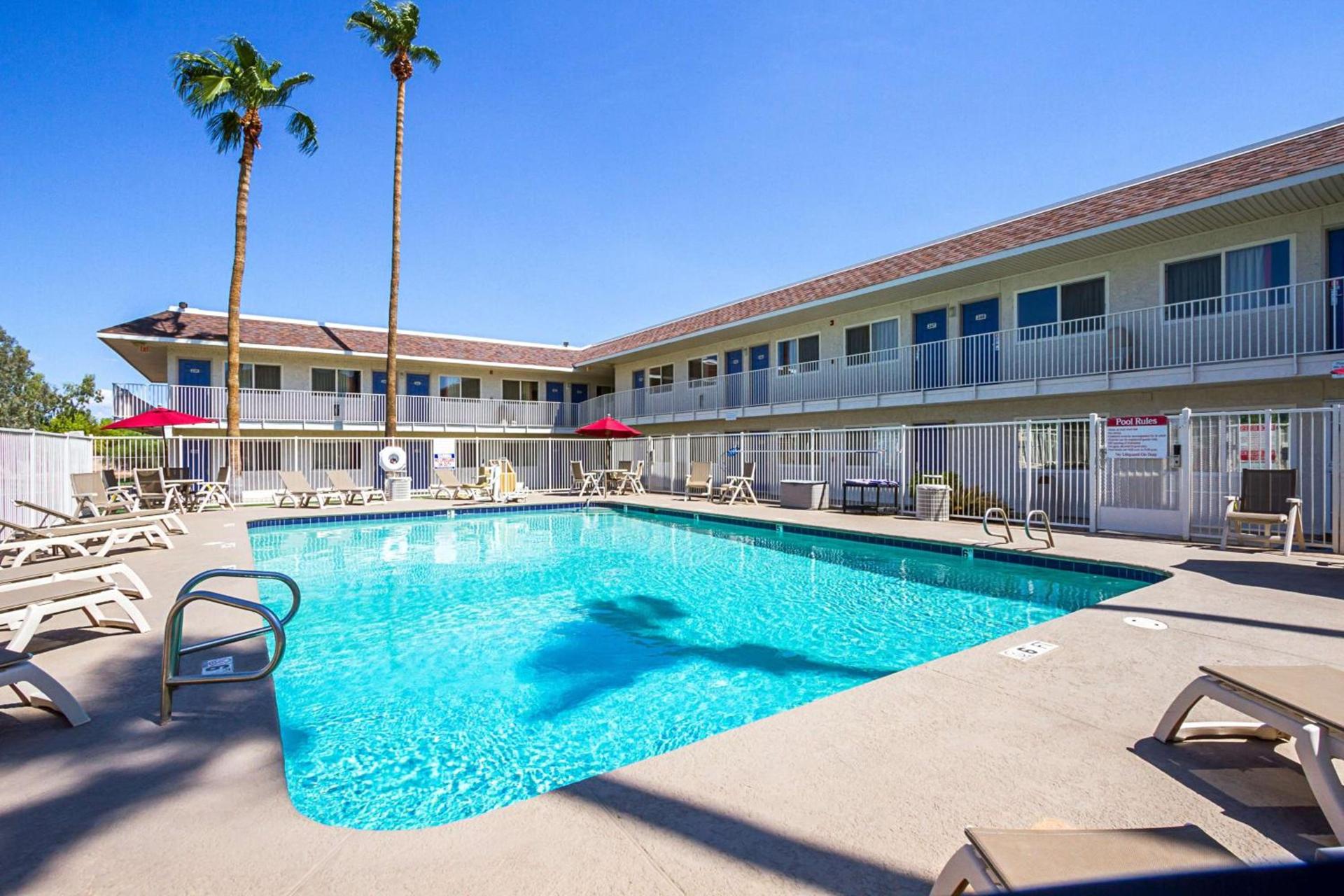 Motel 6 Mesa North photo 7