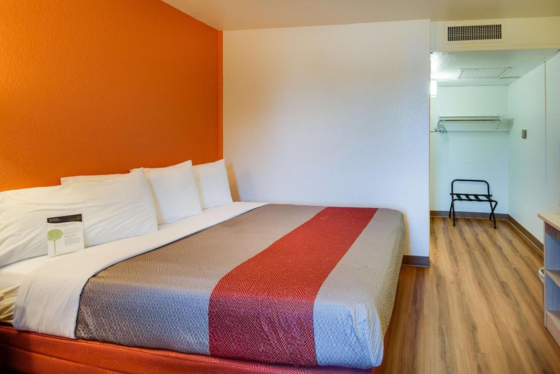 Motel 6-Lenexa, KS - Kansas City Southwest photo 42
