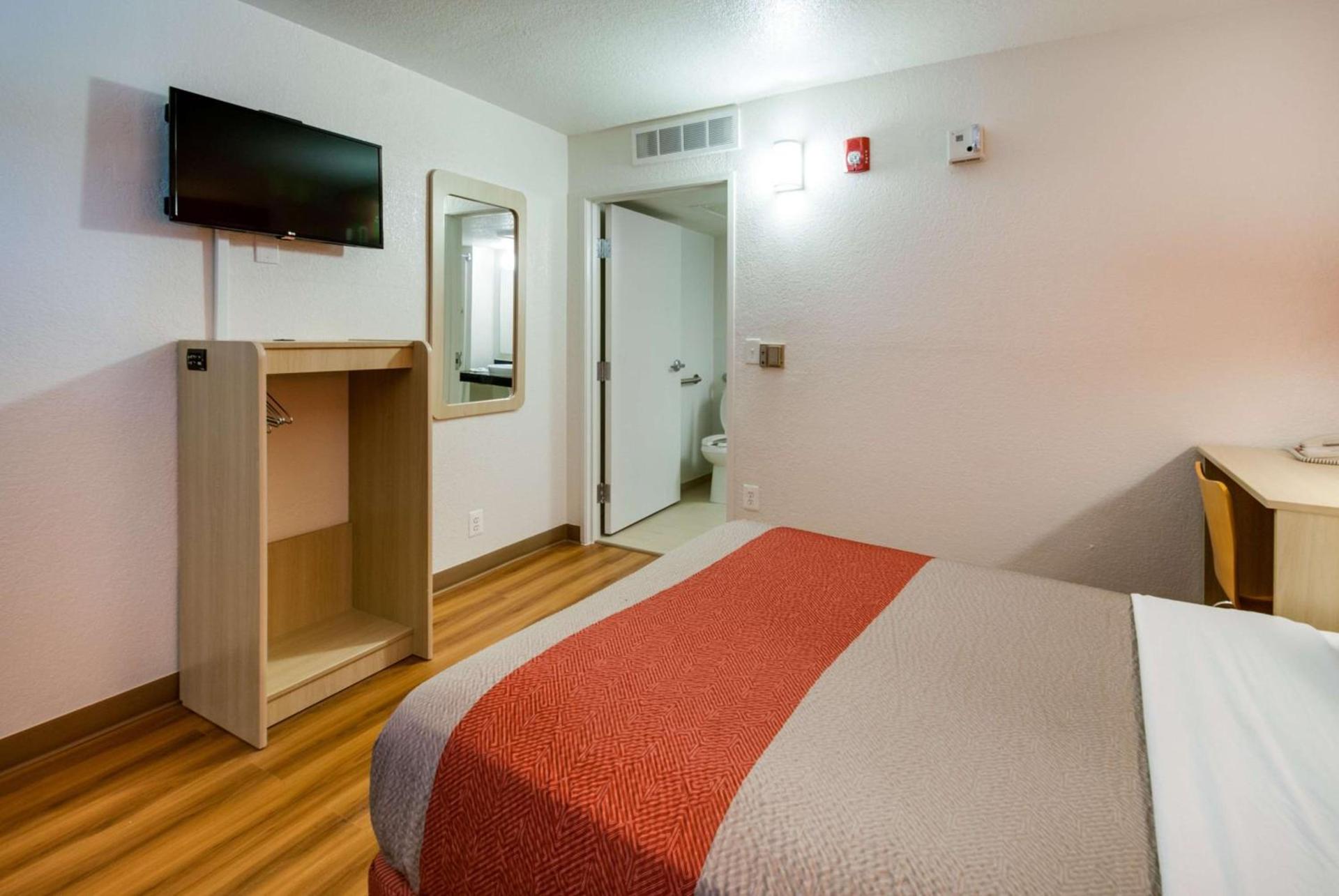 Motel 6-Lenexa, KS - Kansas City Southwest photo 40
