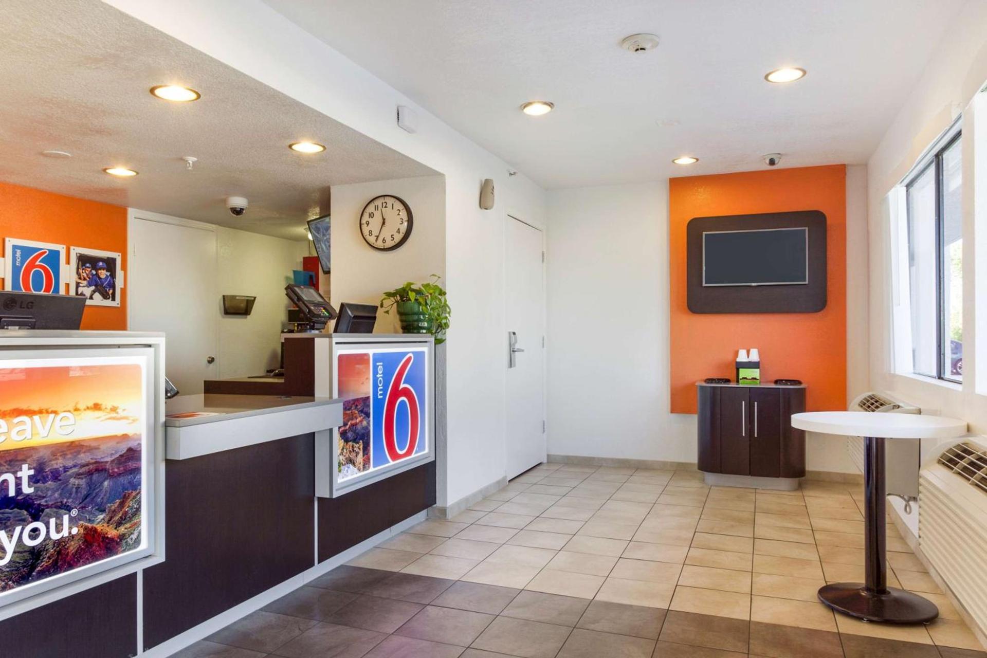 Motel 6-Phoenix, AZ - West photo 58