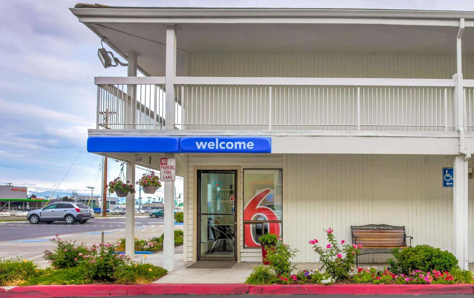 Motel 6-Medford, OR - North photo 45