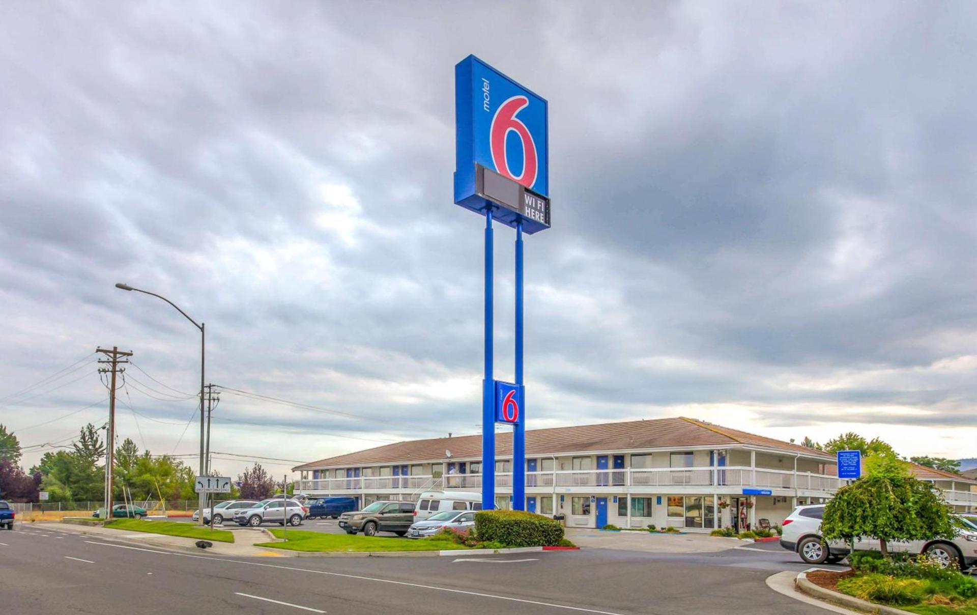 Motel 6-Medford, OR - North photo 41