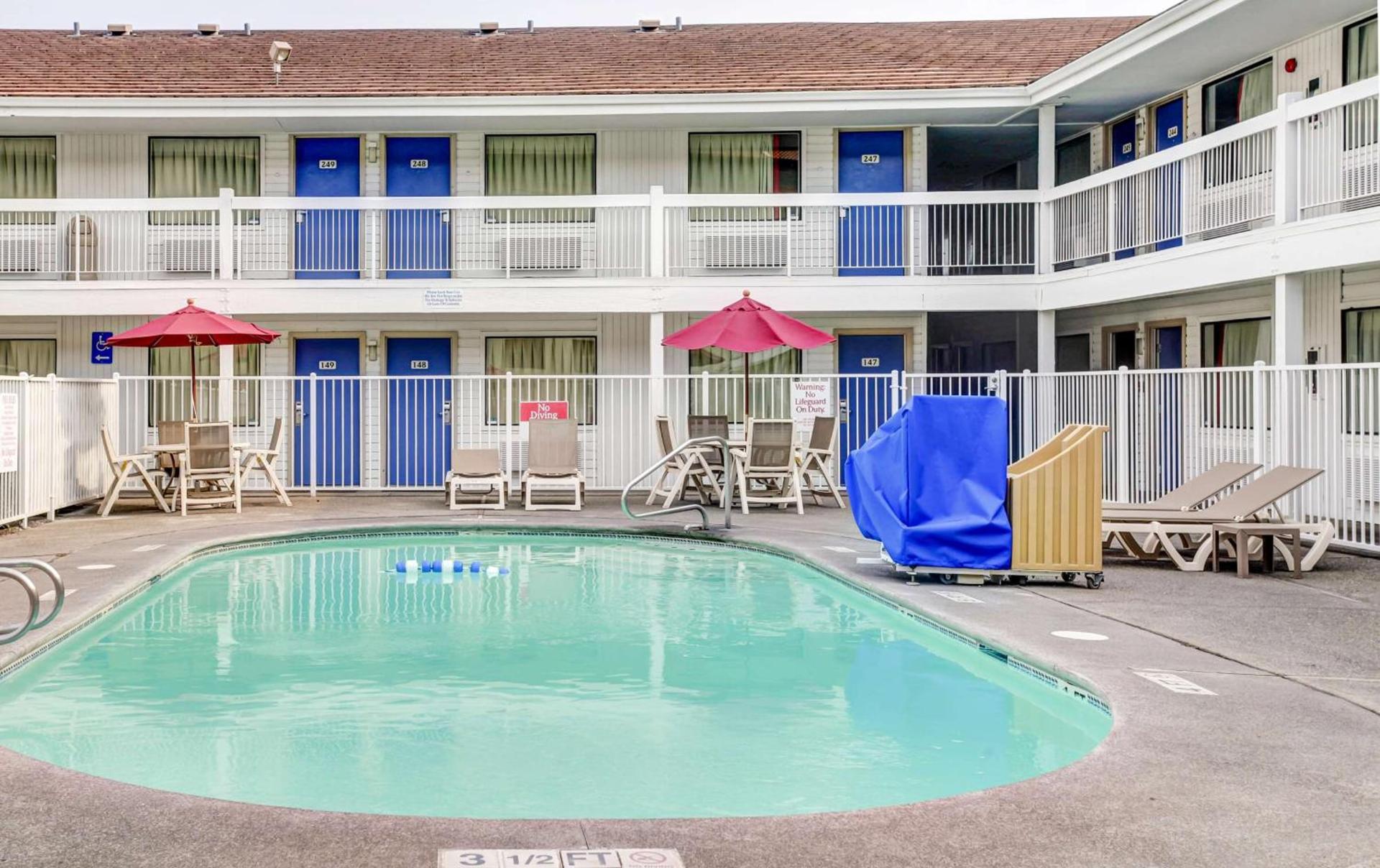Motel 6-Medford, OR - North photo 35
