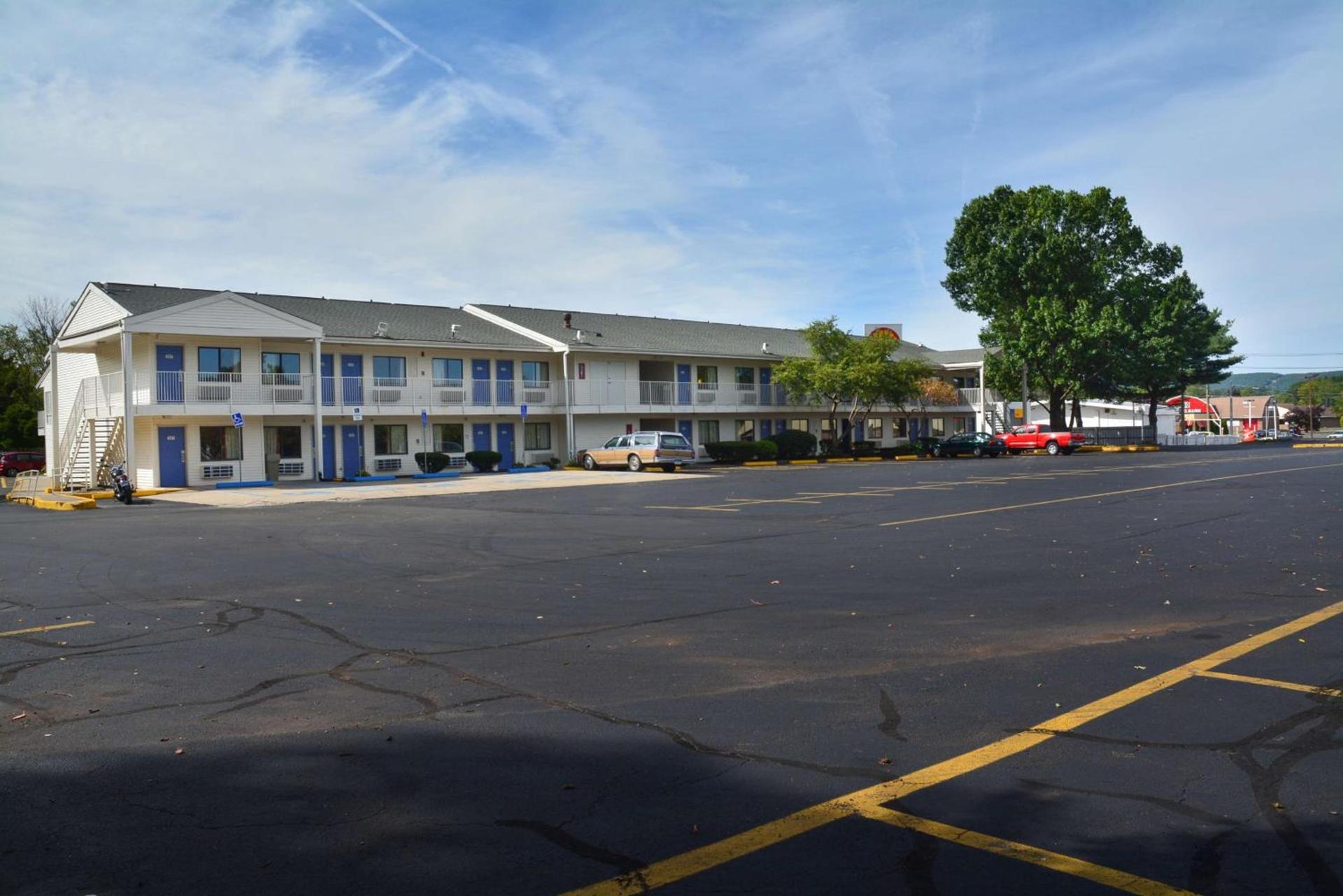 Motel 6-Southington, CT - Hartford photo 32