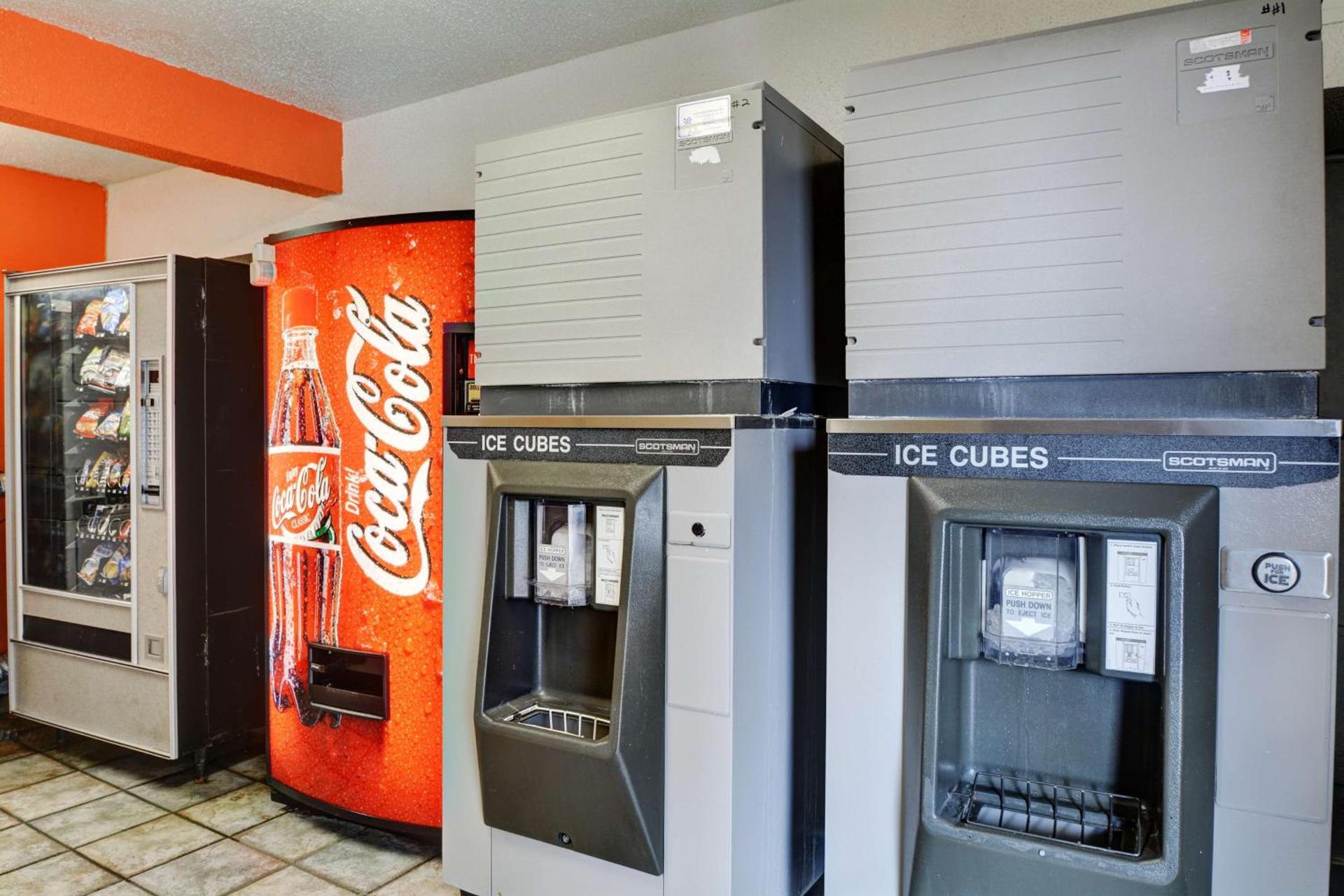 Motel 6-Southington, CT - Hartford photo 53