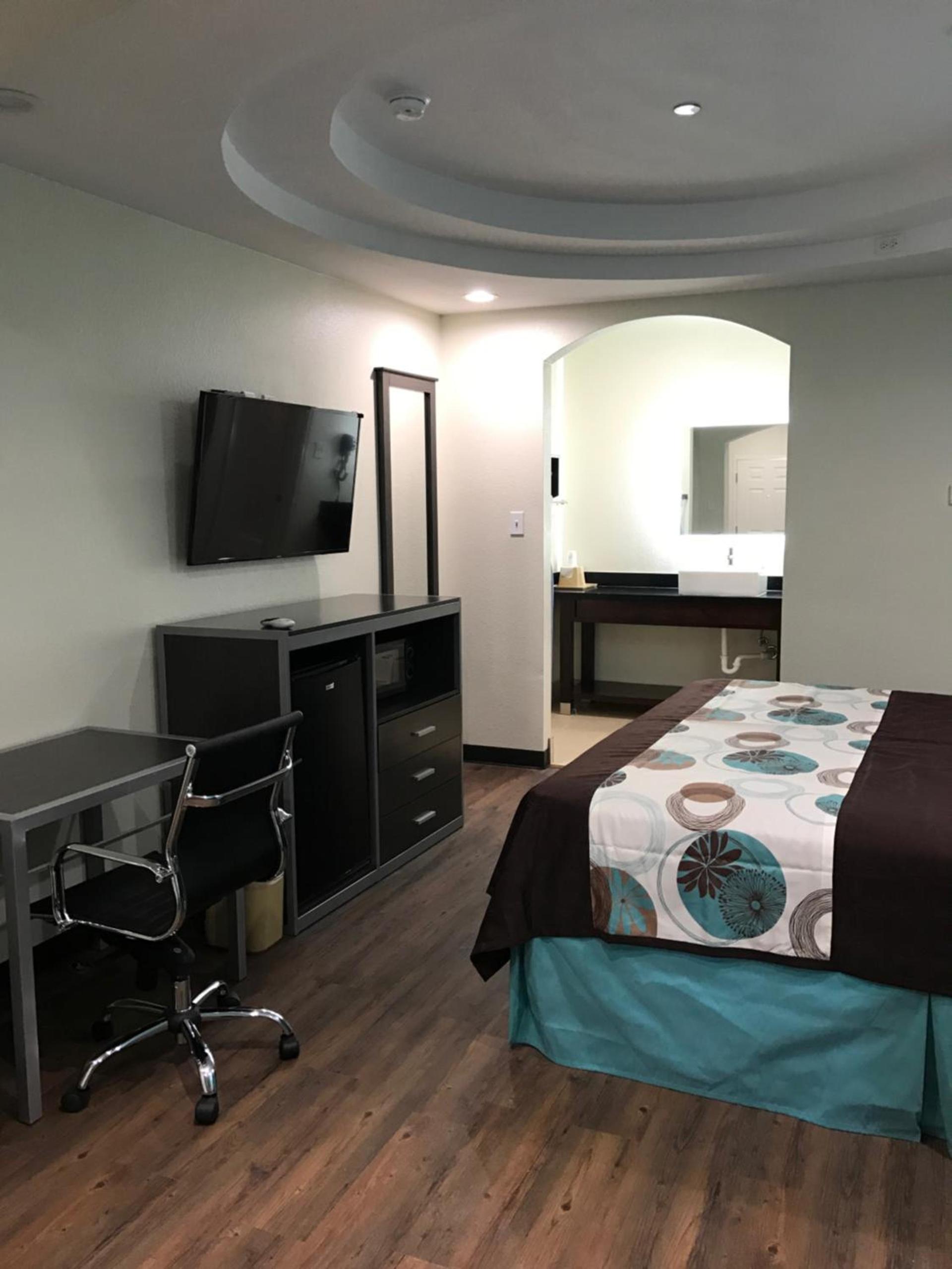 Americas Best Value Inn & Suites Spring / N. Houston photo 9