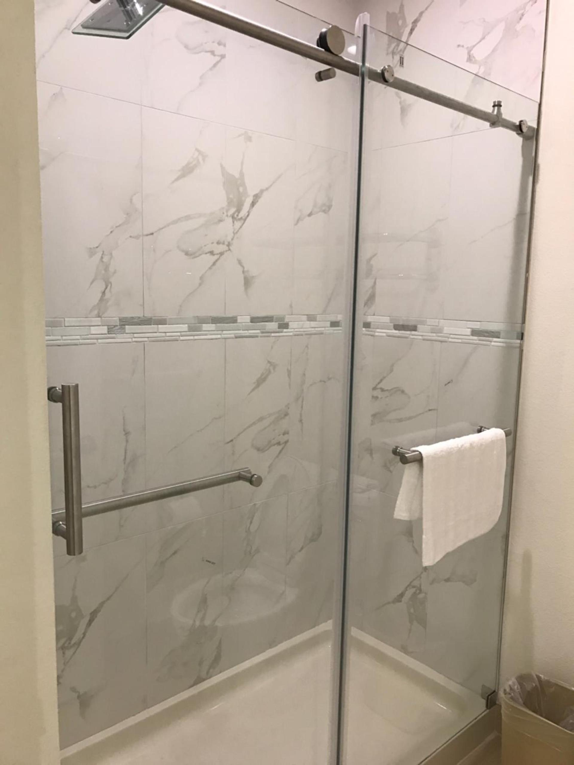 Americas Best Value Inn & Suites Spring / N. Houston photo 5