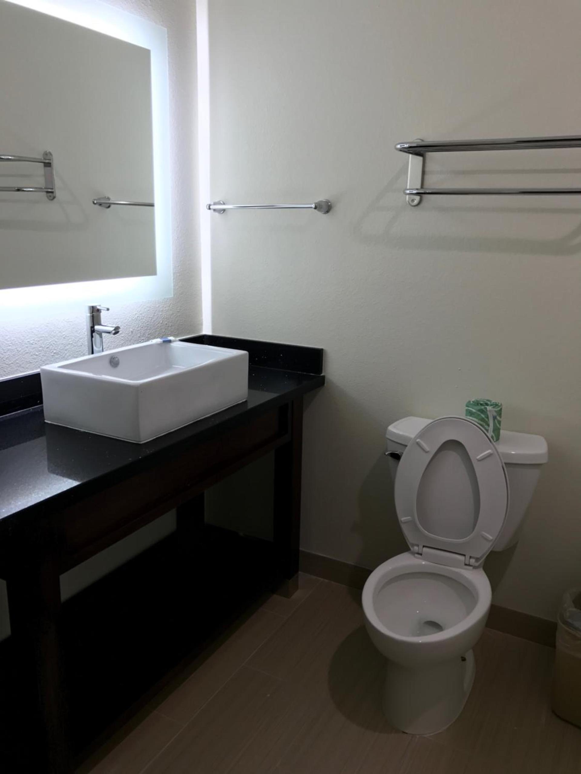 Americas Best Value Inn & Suites Spring / N. Houston photo 17