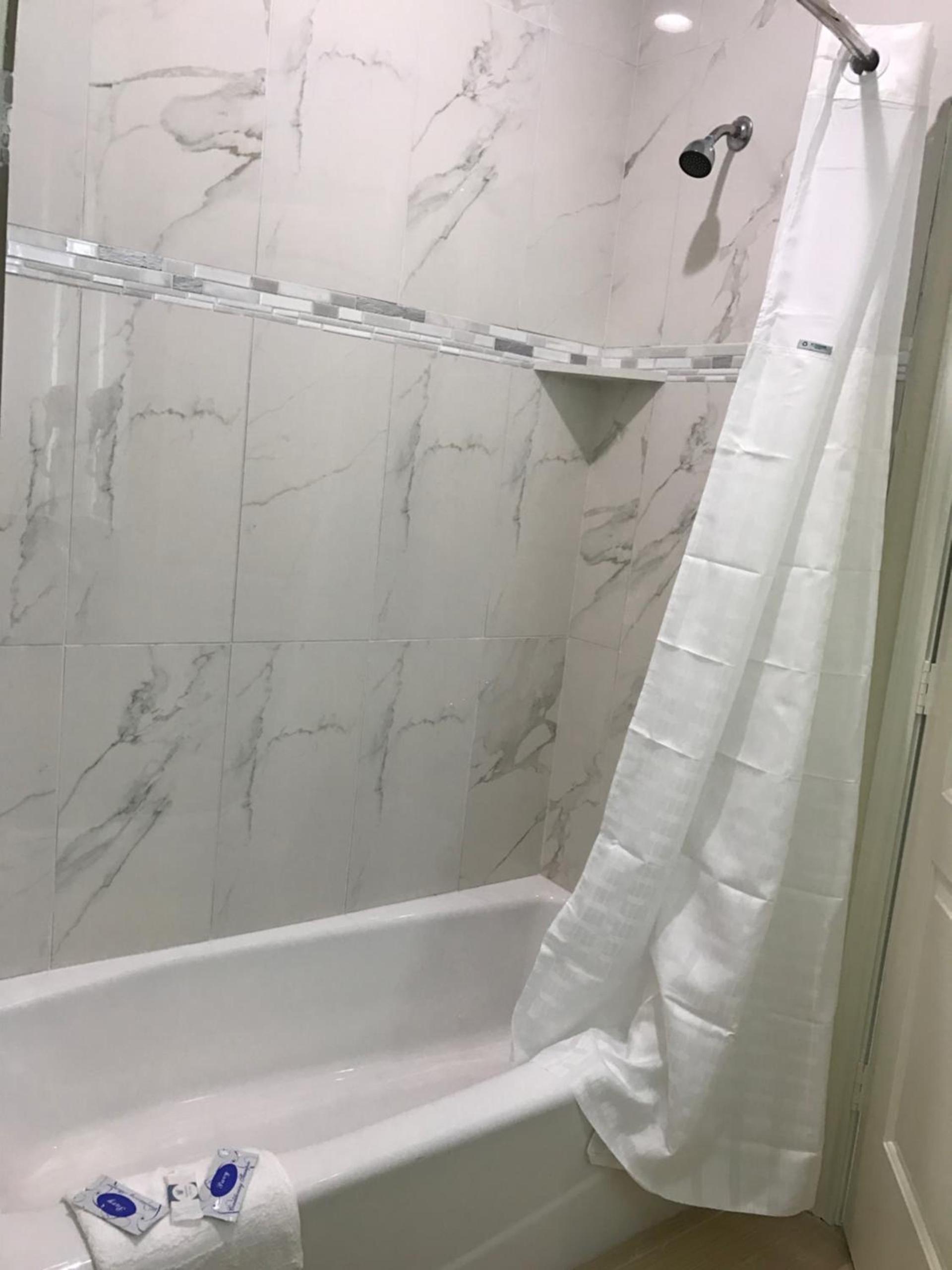 Americas Best Value Inn & Suites Spring / N. Houston photo 6