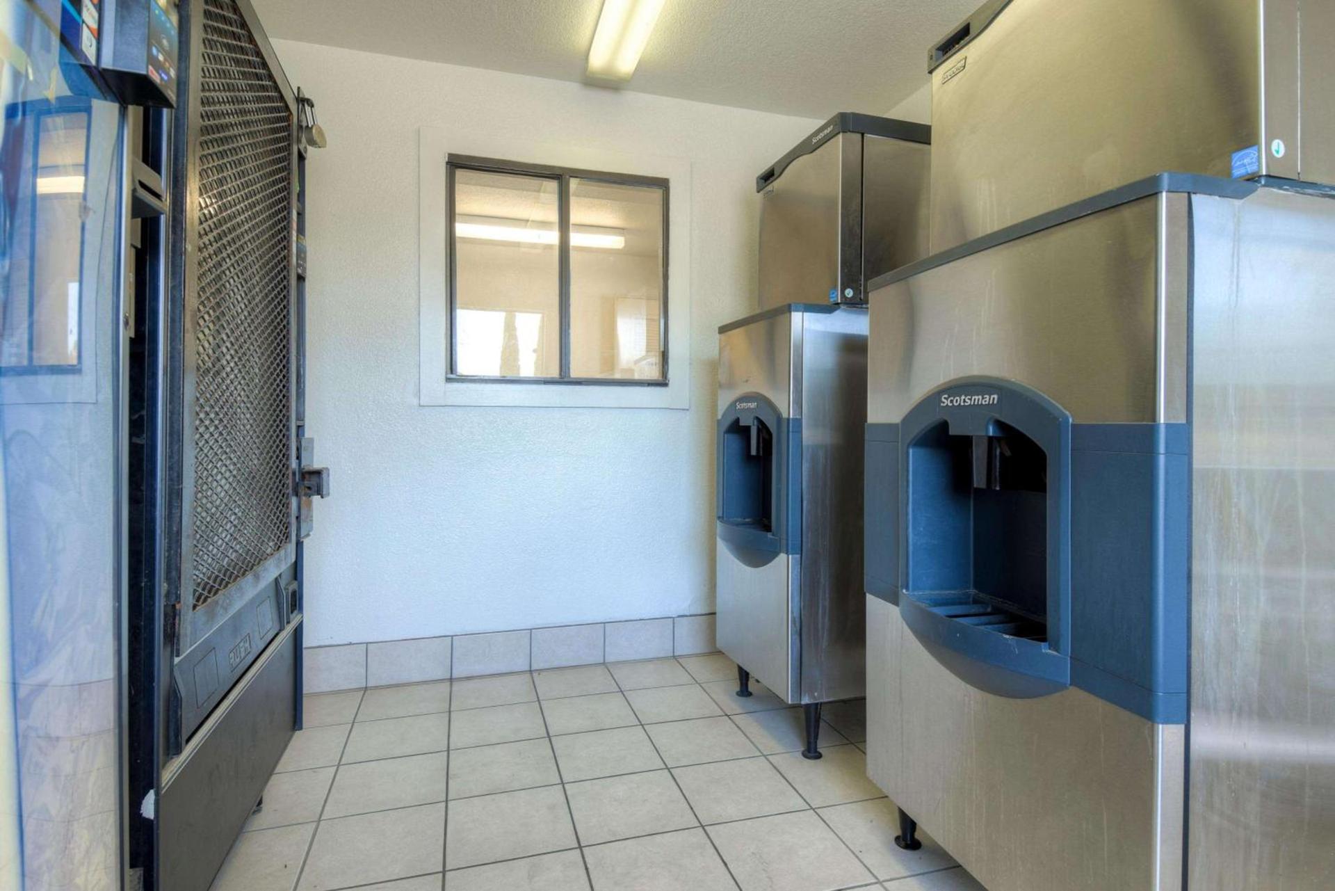 Motel 6-Chula Vista, CA - San Diego photo 35