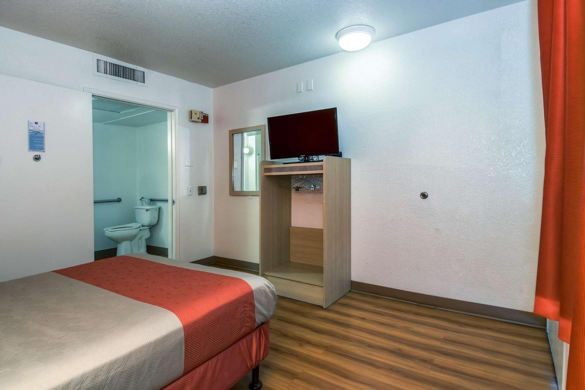 Motel 6-Corona, CA photo 42
