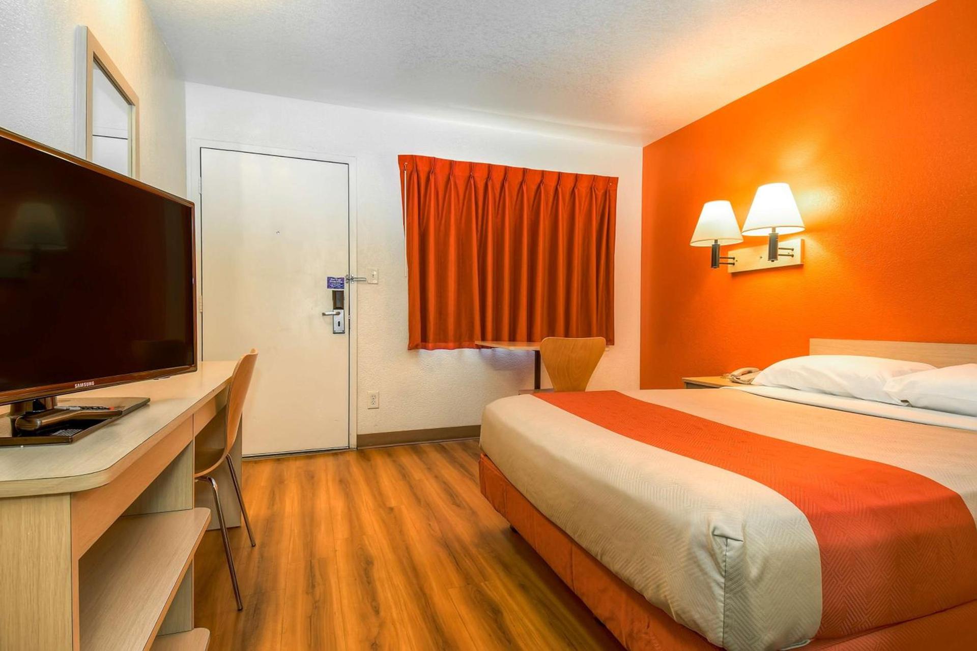 Motel 6-Corona, CA photo 39