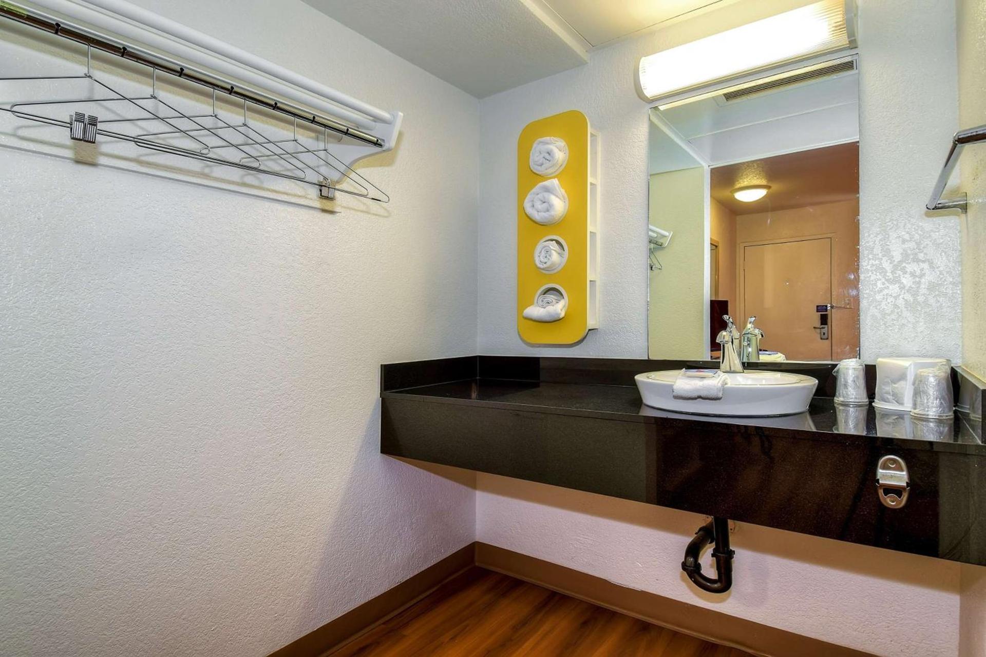Motel 6-Corona, CA photo 36