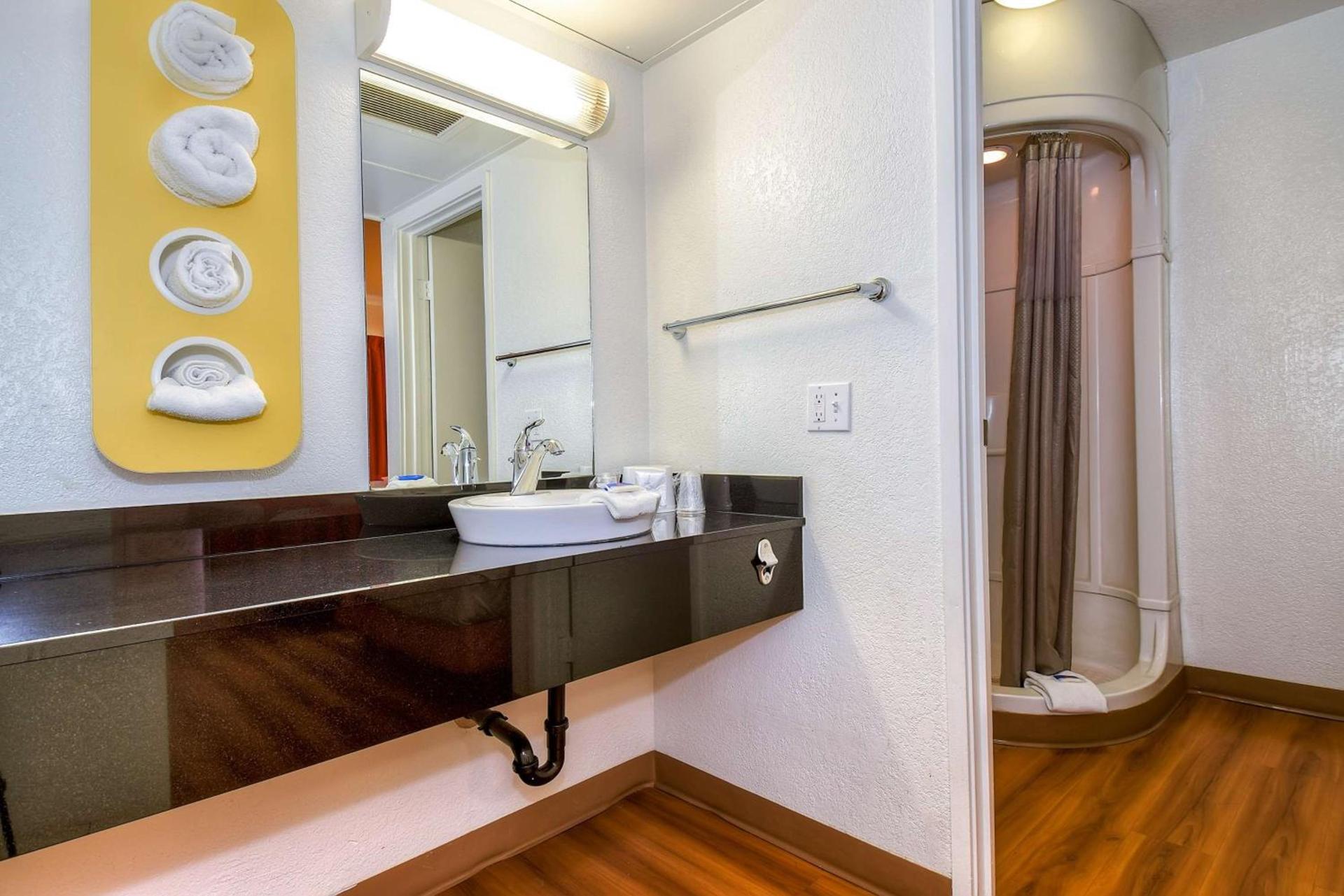 Motel 6-Corona, CA photo 34