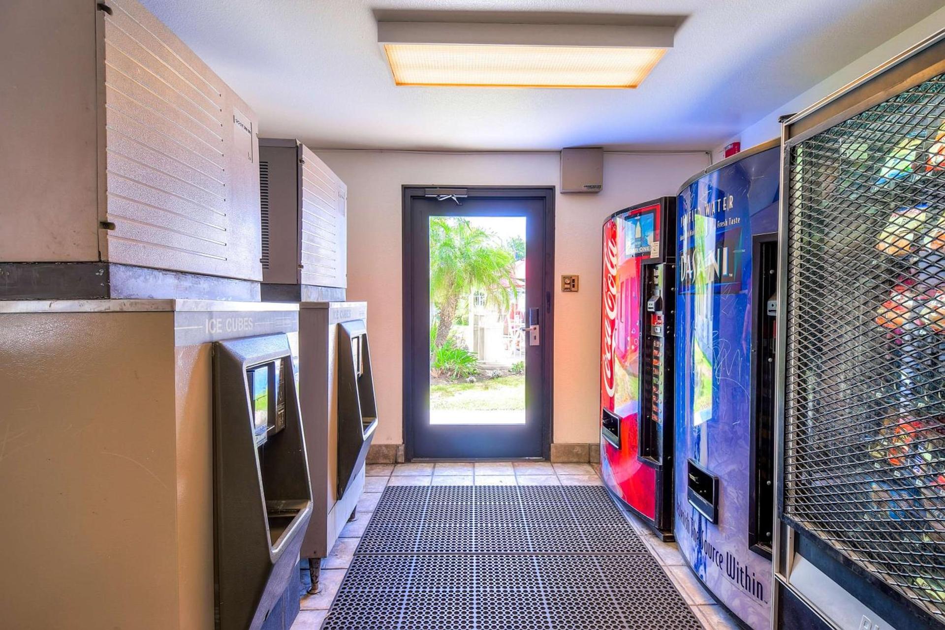 Motel 6-Corona, CA photo 31