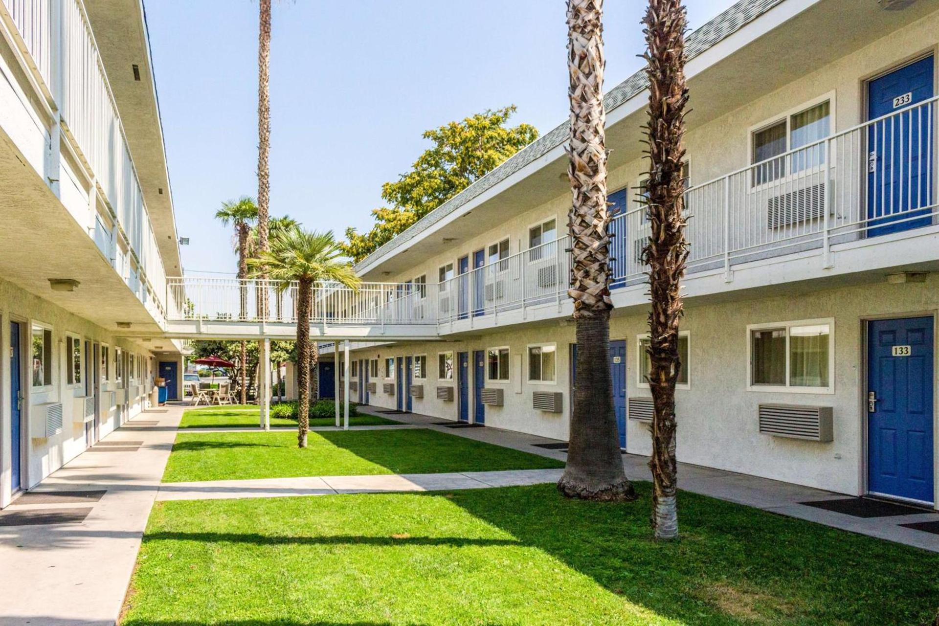 Motel 6-Bakersfield, CA - East photo 31