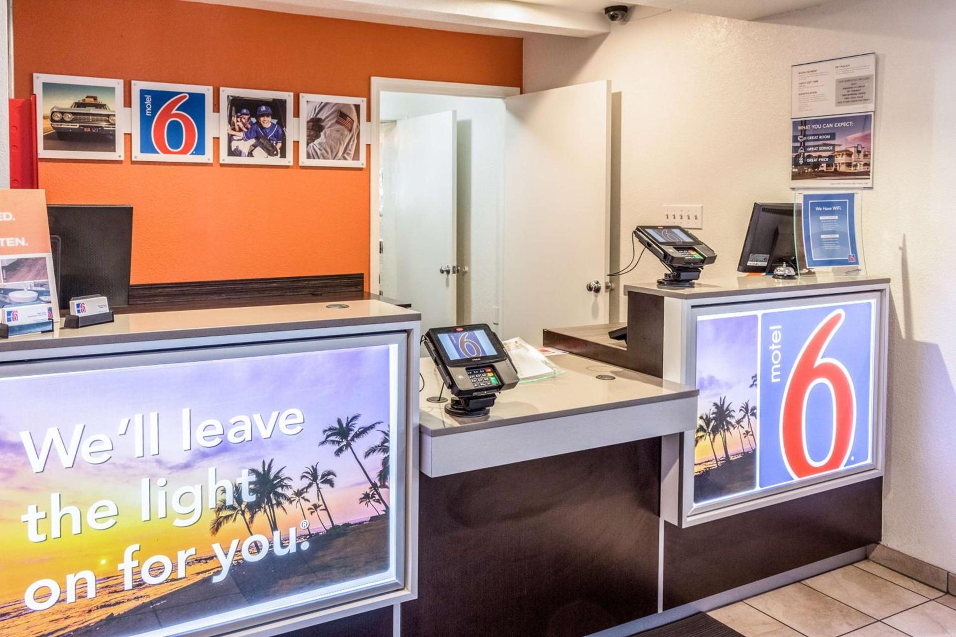 Motel 6-Bakersfield, CA - East photo 32