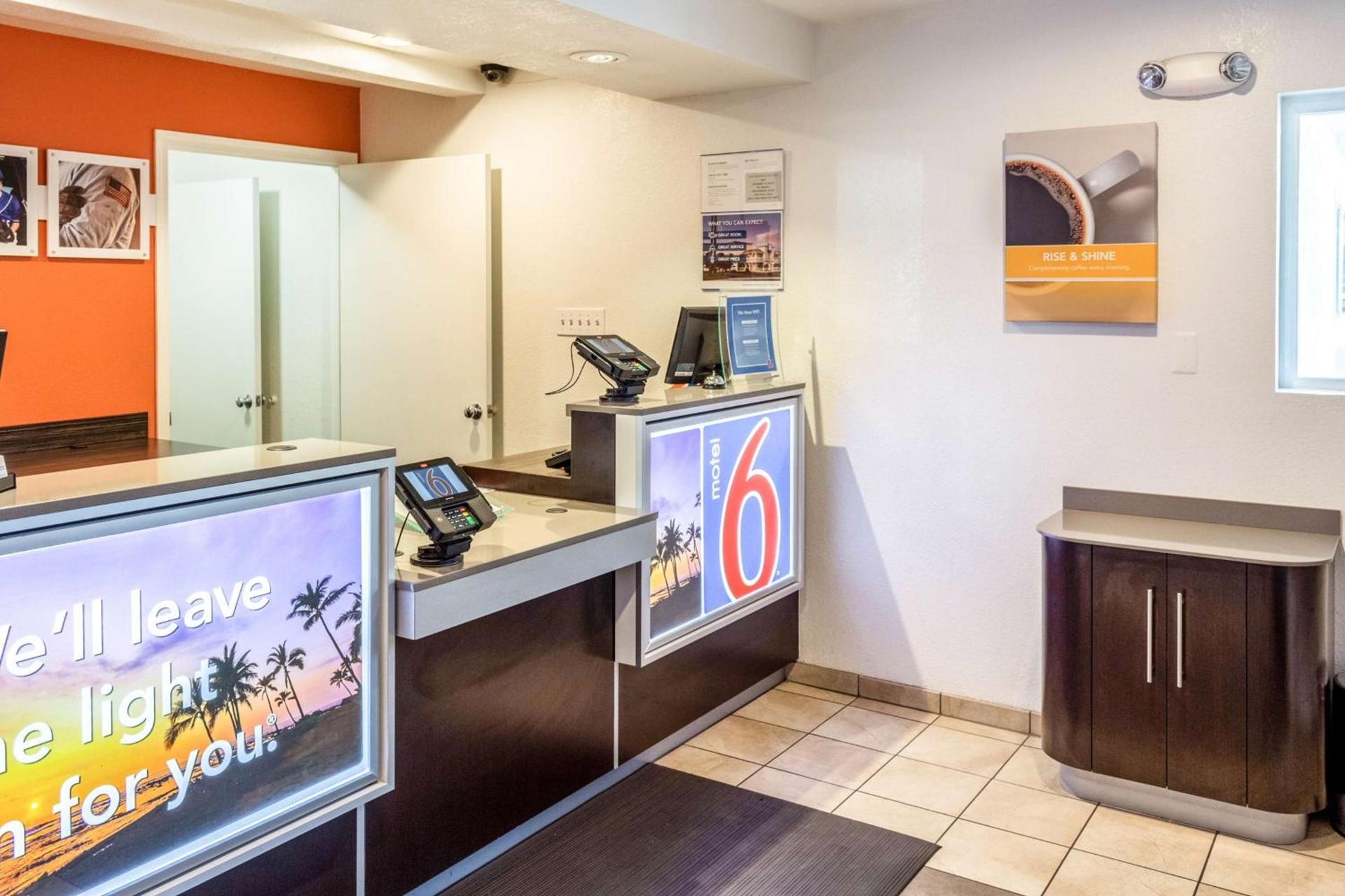 Motel 6-Bakersfield, CA - East photo 34