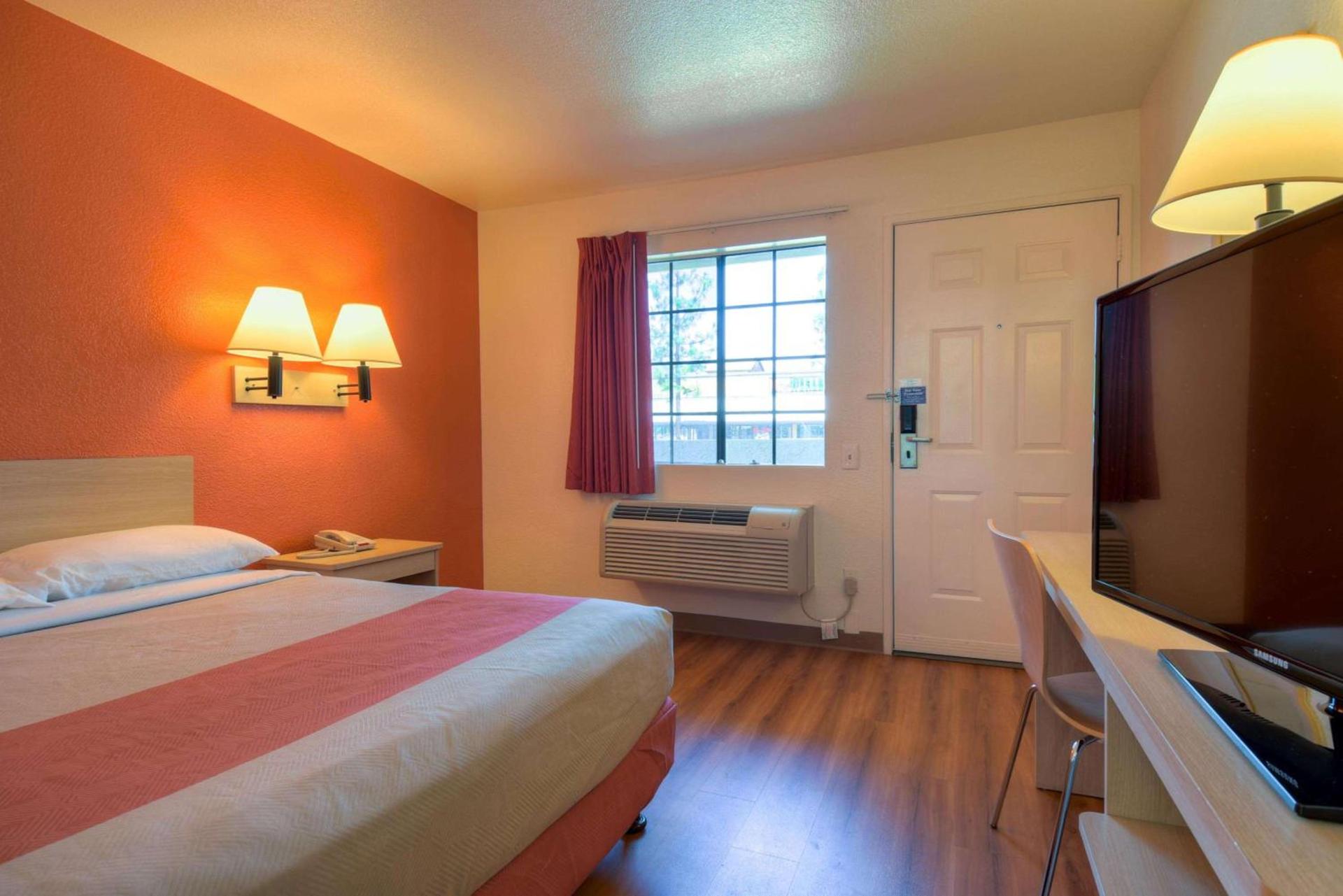 Motel 6-San Dimas, CA - Los Angeles photo 41