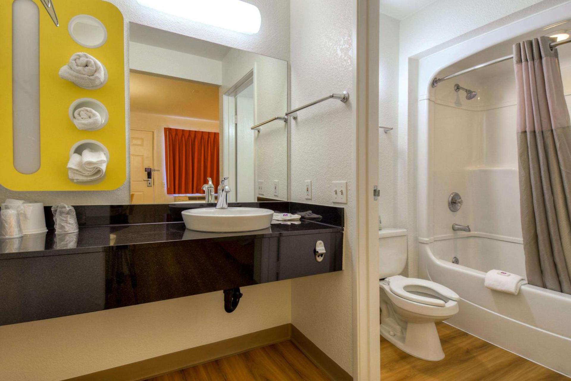 Motel 6-San Dimas, CA - Los Angeles photo 37