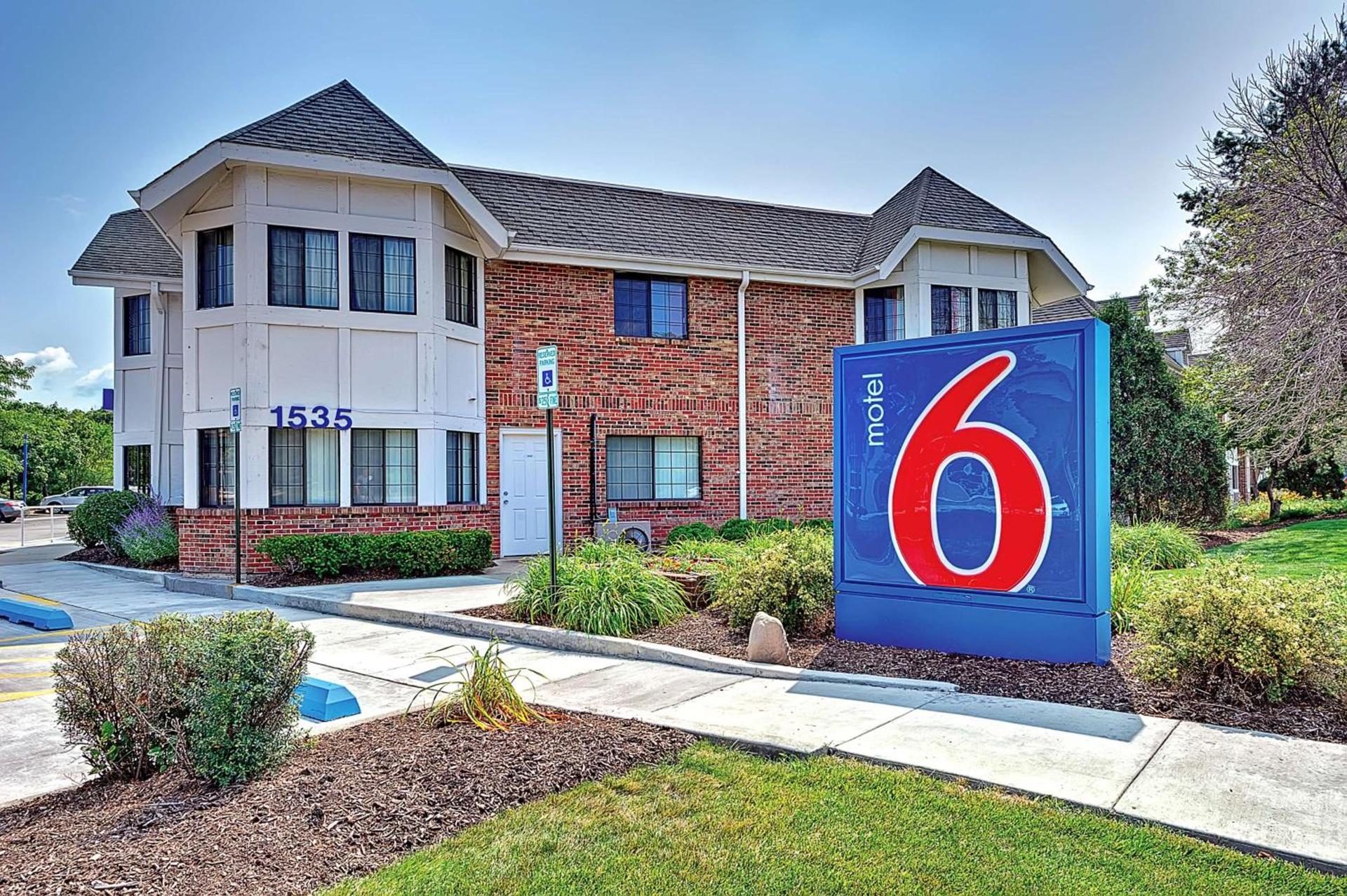 Motel 6-Glenview, IL - Chicago North photo 57