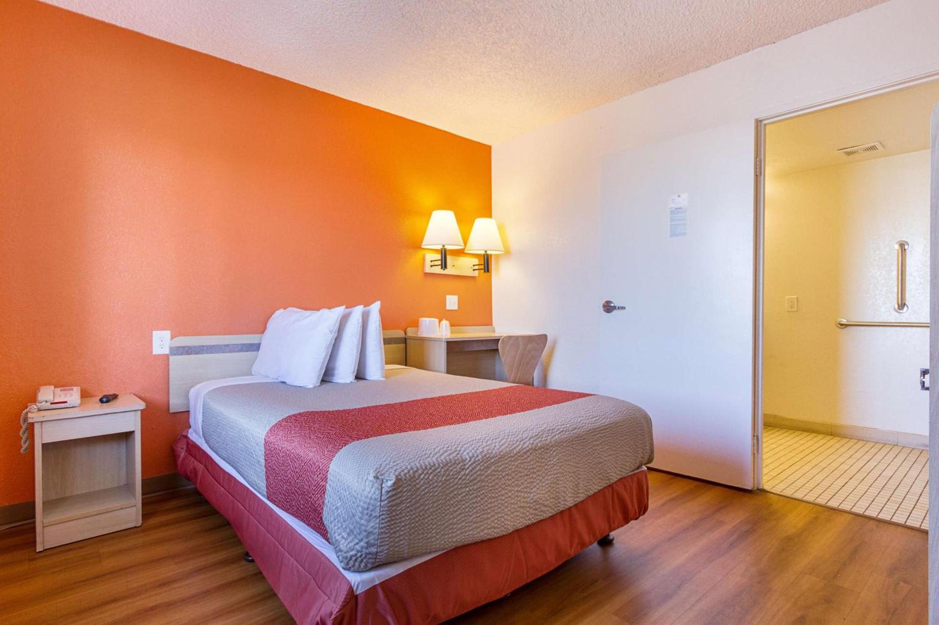 Motel 6-Mesa, AZ - South photo 45