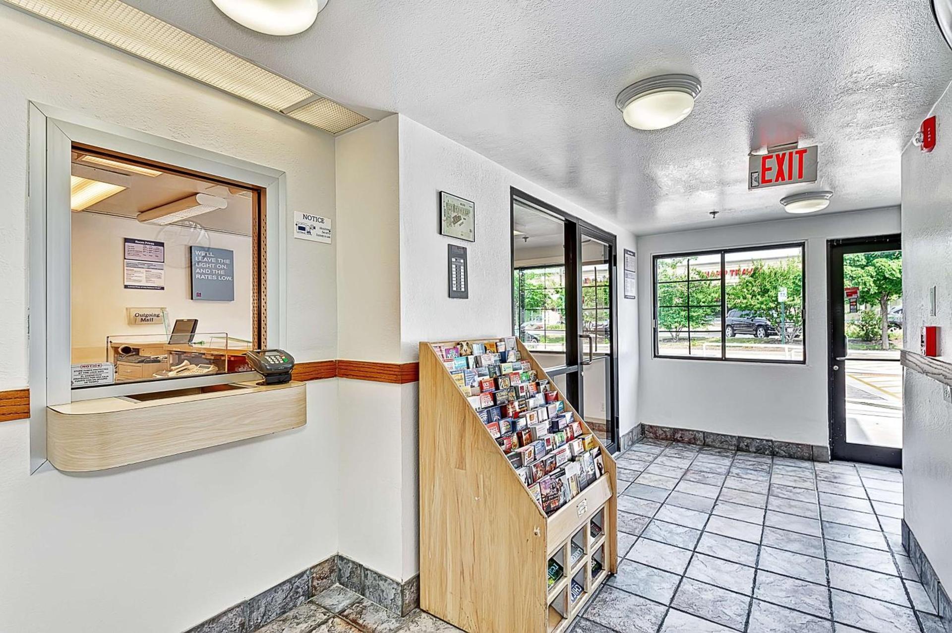 Motel 6-Glenview, IL - Chicago North photo 44