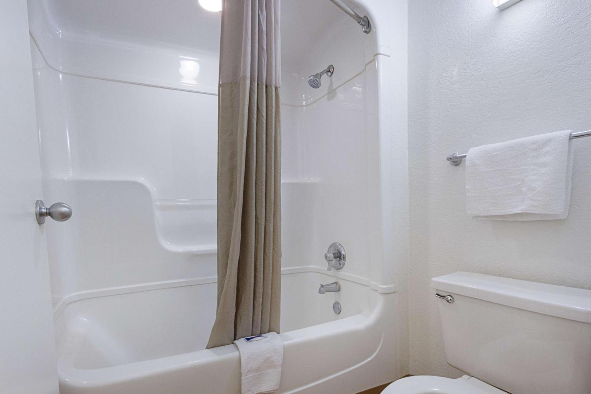 Motel 6-Mesa, AZ - South photo 37