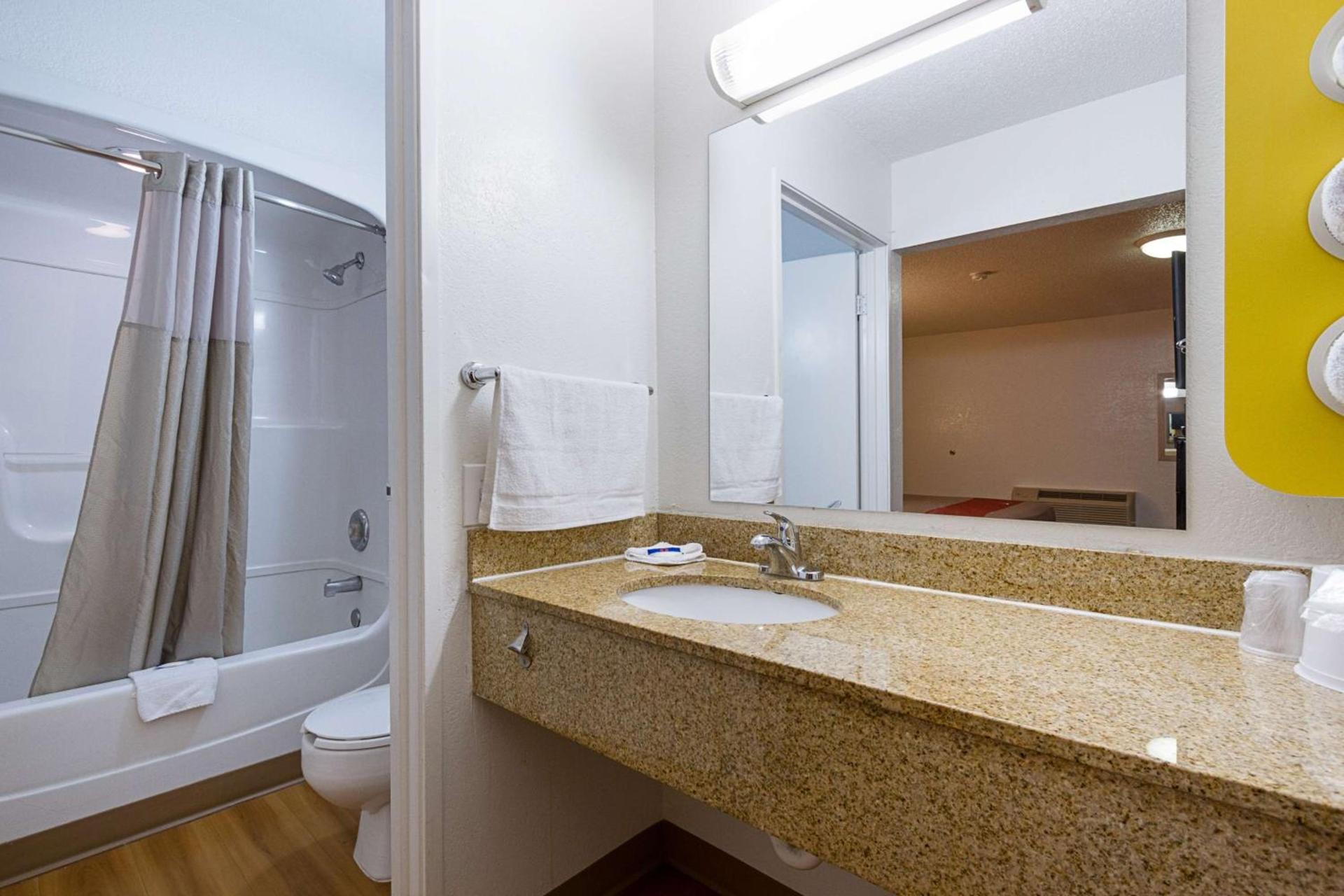 Motel 6-Mesa, AZ - South photo 36