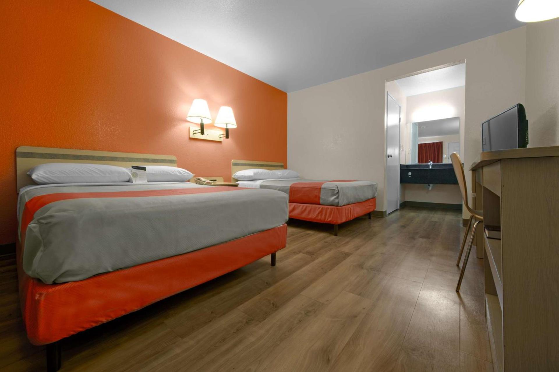 Motel 6-Saint Joseph, MO photo 50